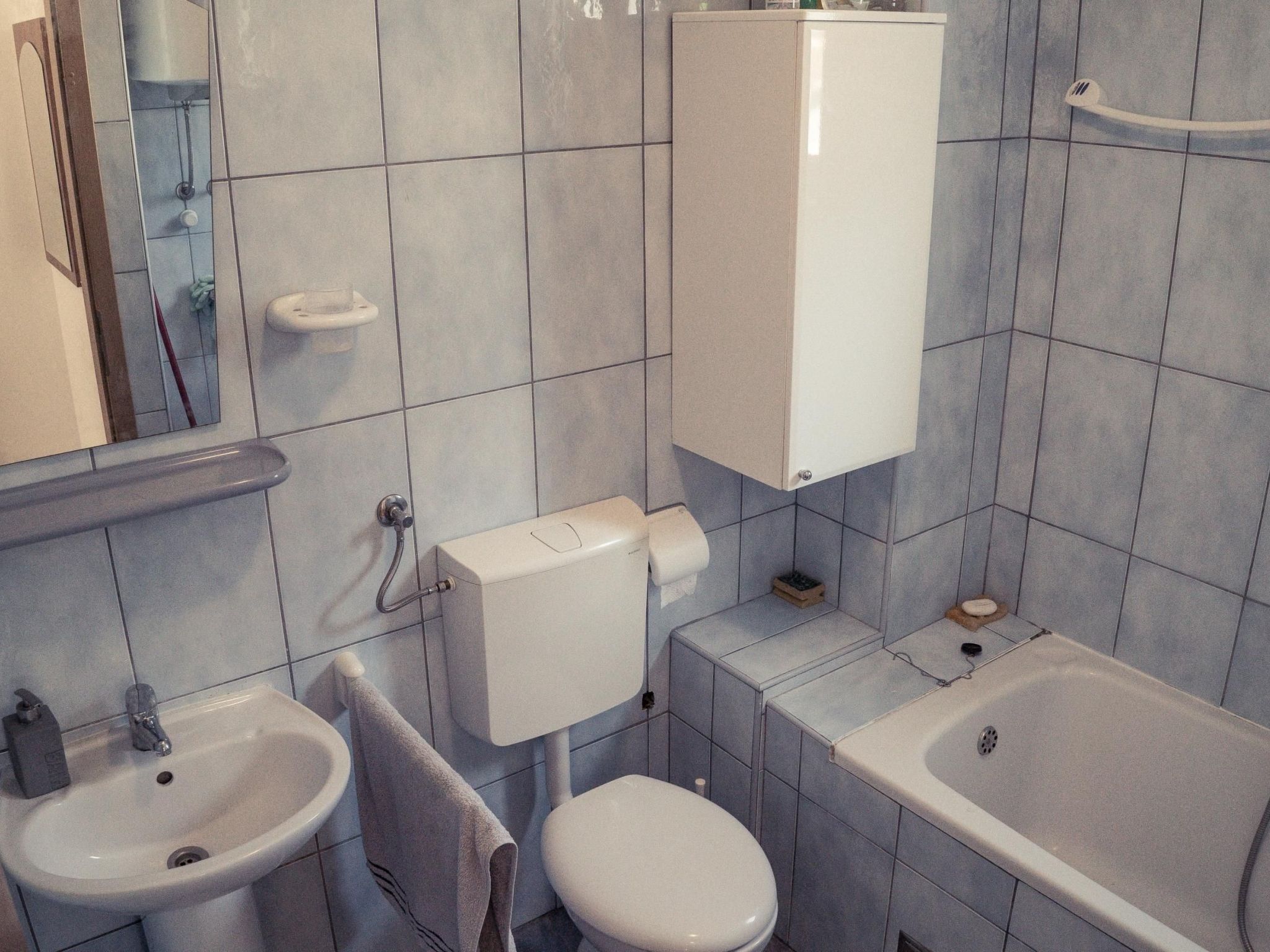 Große Wohnung in Donja Luka mit Eigenem Balkon und Meerblick-Dedans