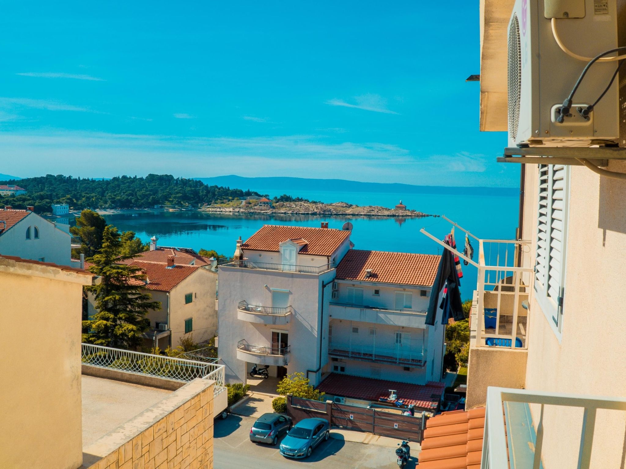 Große Wohnung in Donja Luka mit Eigenem Balkon und Meerblick-Dehors