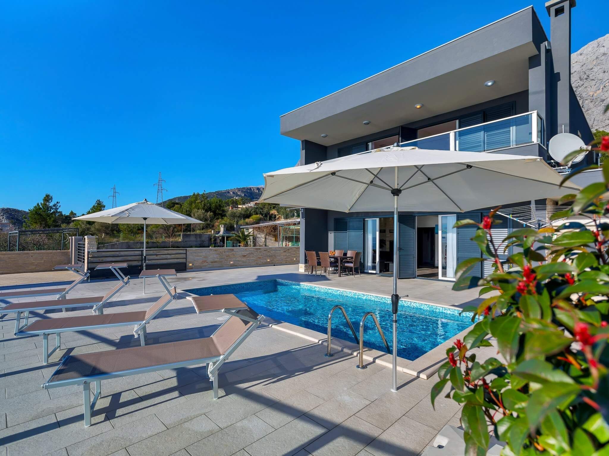 Villa Infinite mit Schwimmbad und Meerblick-Image-tags.info