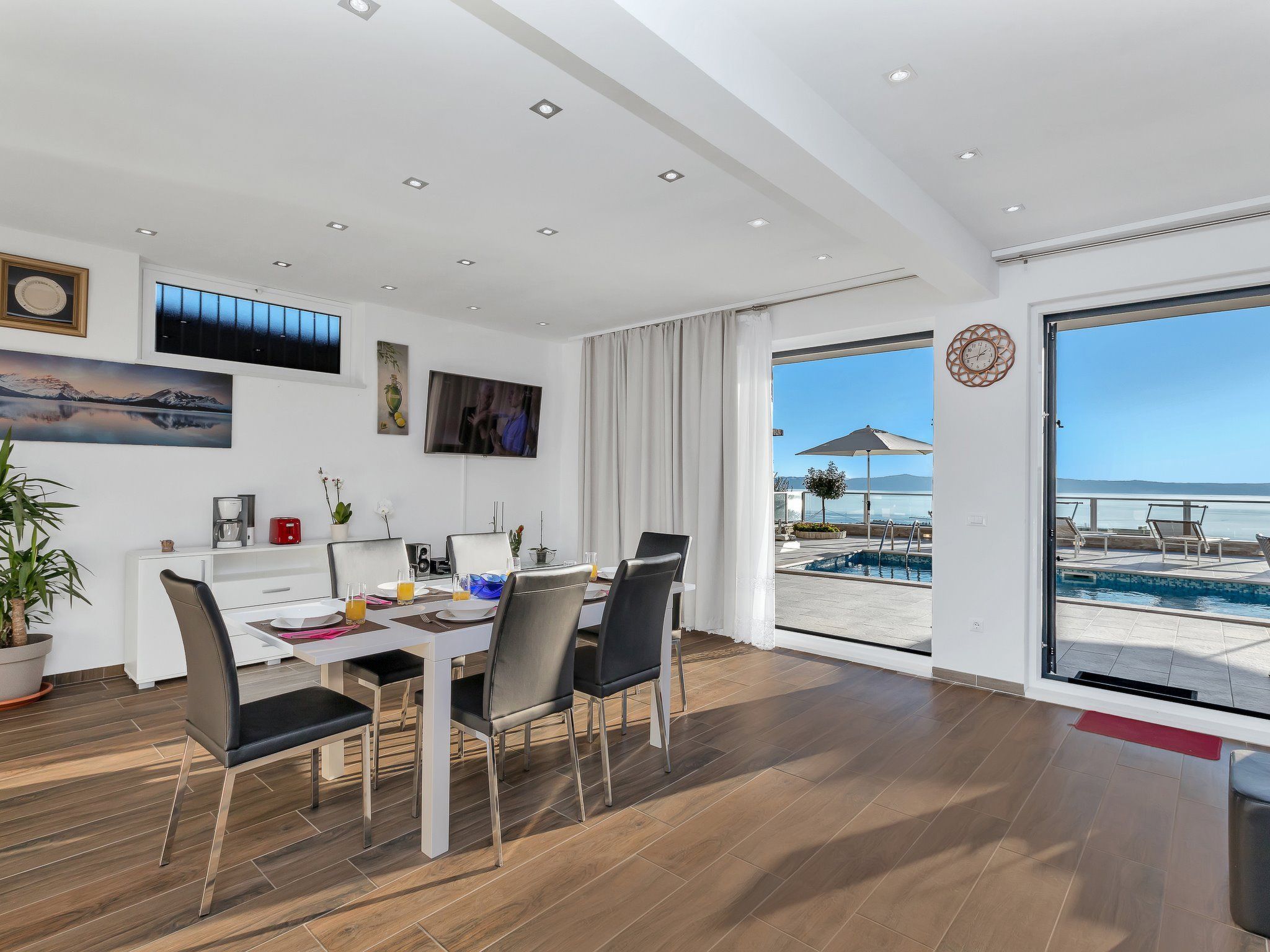 Villa Infinite mit Schwimmbad und Meerblick-Image-tags.info