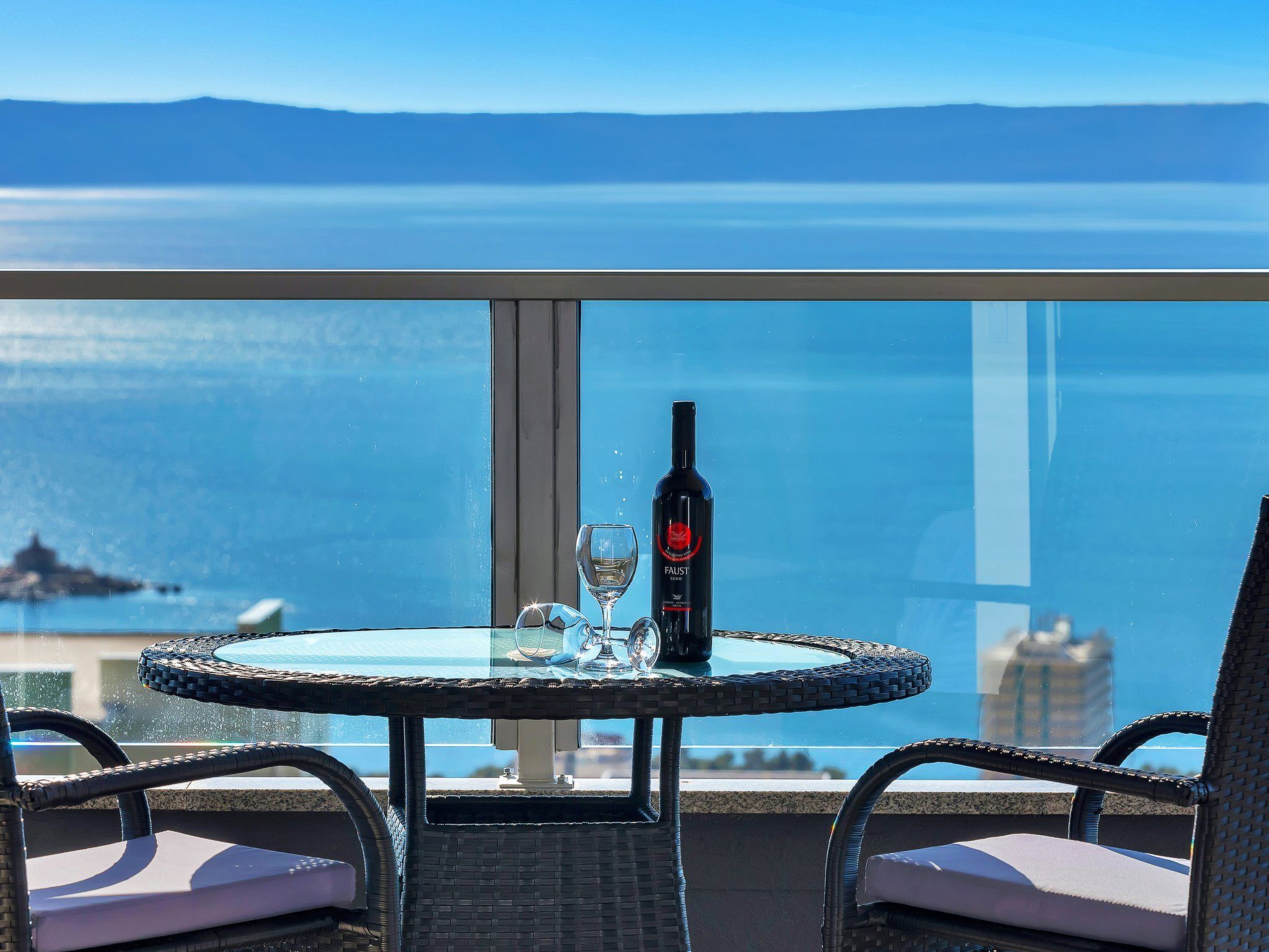 Villa Infinite mit Schwimmbad und Meerblick-Image-tags.info