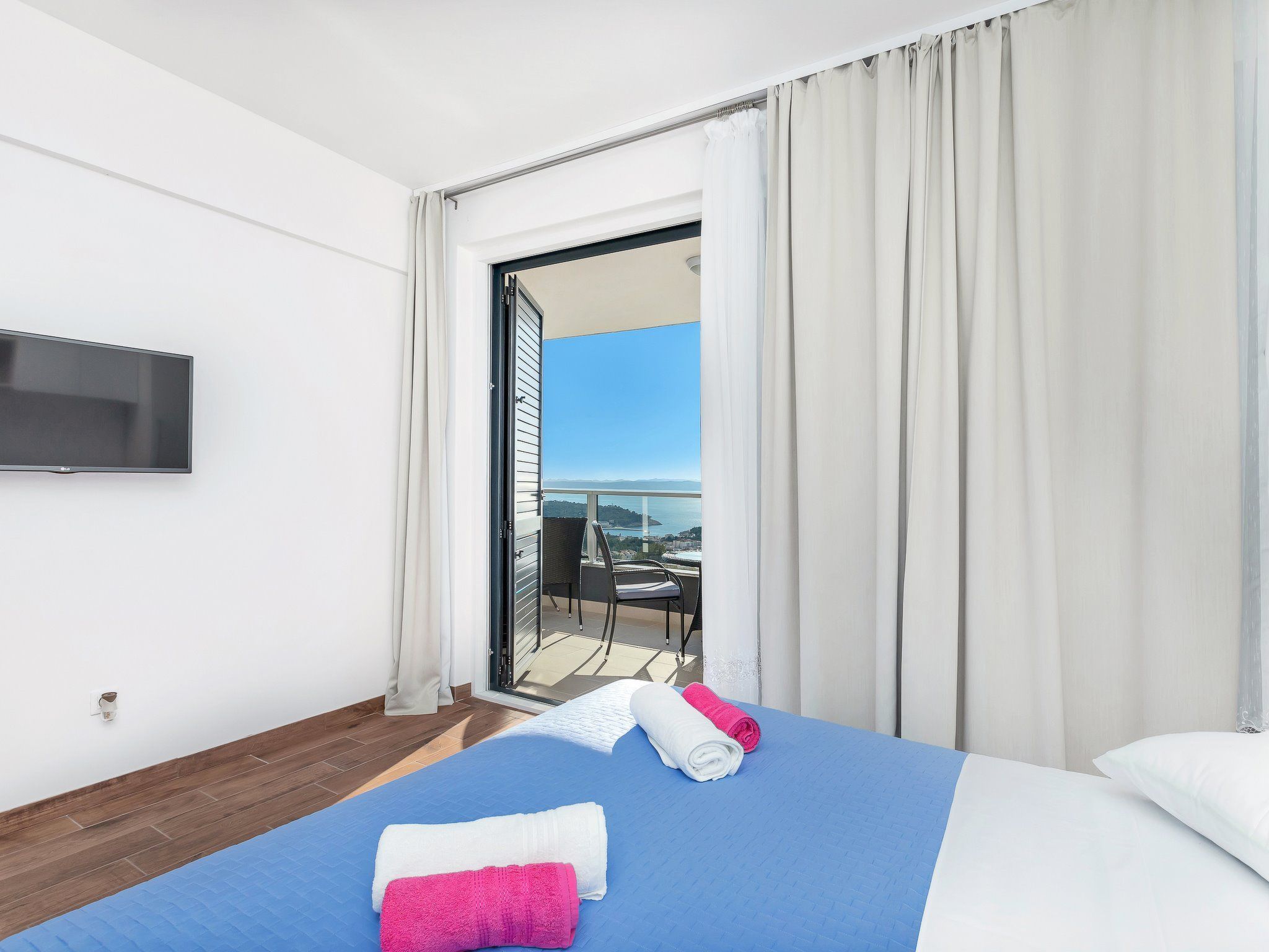 Villa Infinite mit Schwimmbad und Meerblick-Image-tags.info