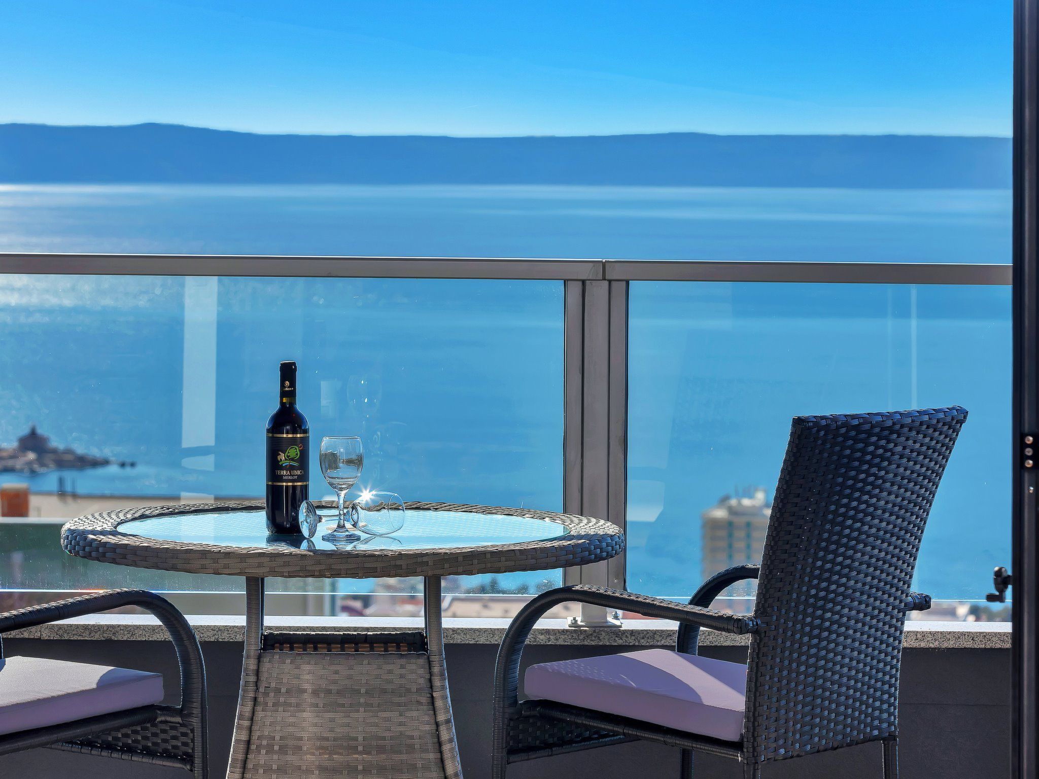 Villa Infinite mit Schwimmbad und Meerblick-Image-tags.info