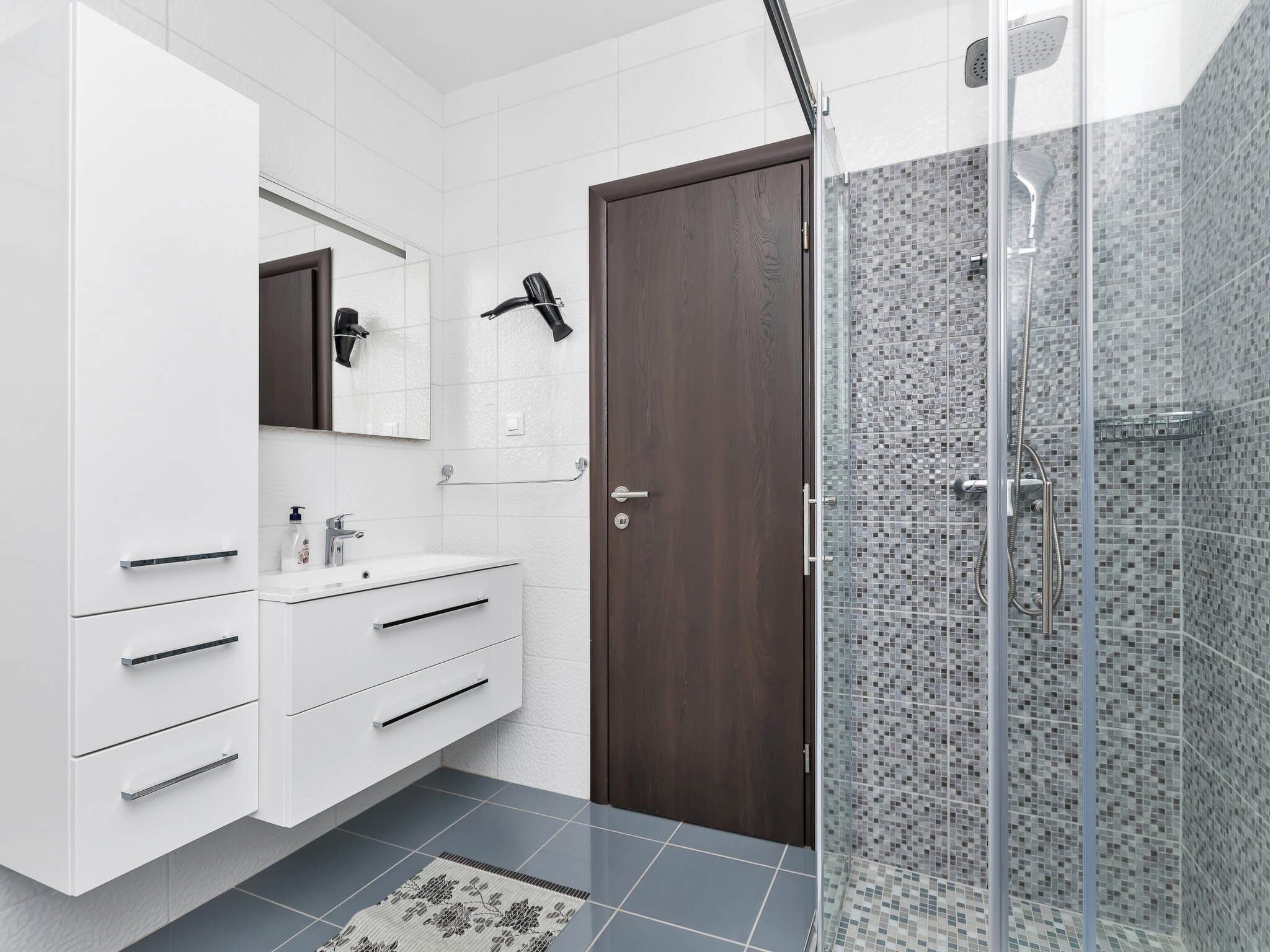 Villa Infinite mit Schwimmbad und Meerblick-Image-tags.info