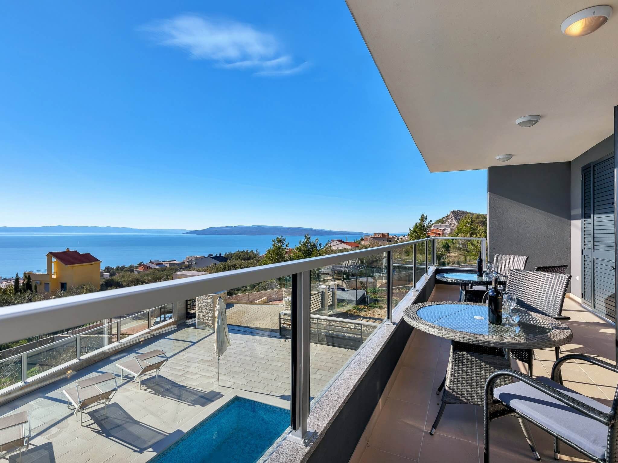 Villa Infinite mit Schwimmbad und Meerblick-Image-tags.info