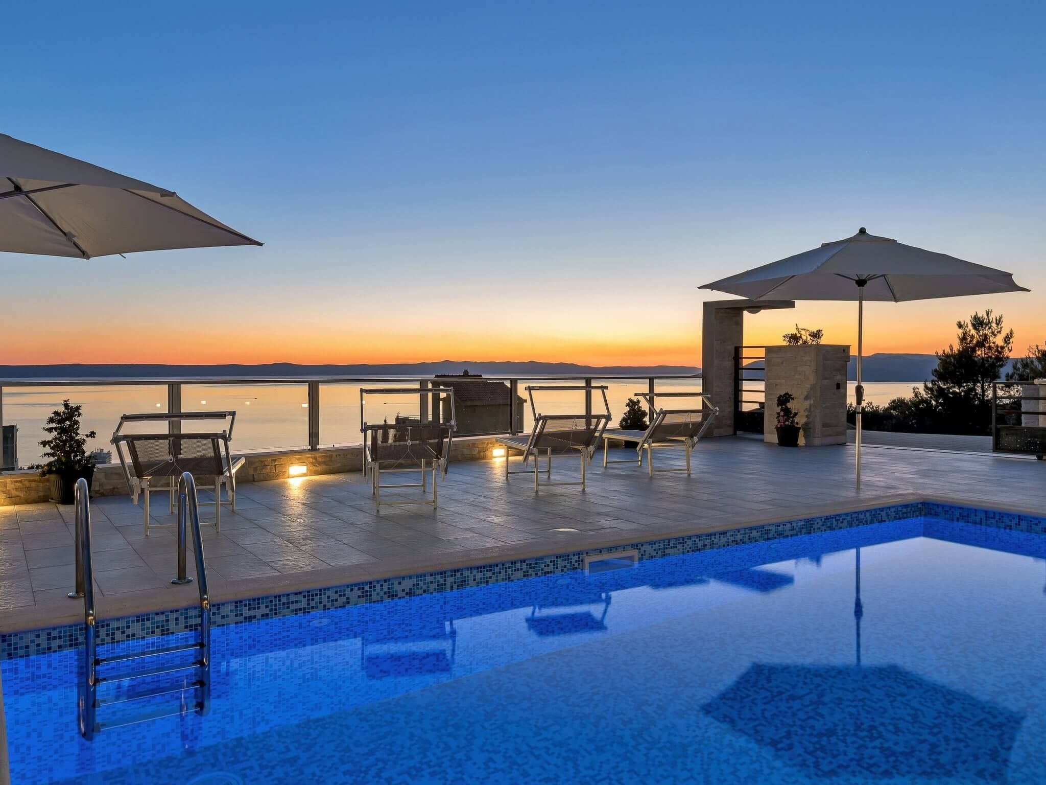 Villa Infinite mit Schwimmbad und Meerblick-Image-tags.info