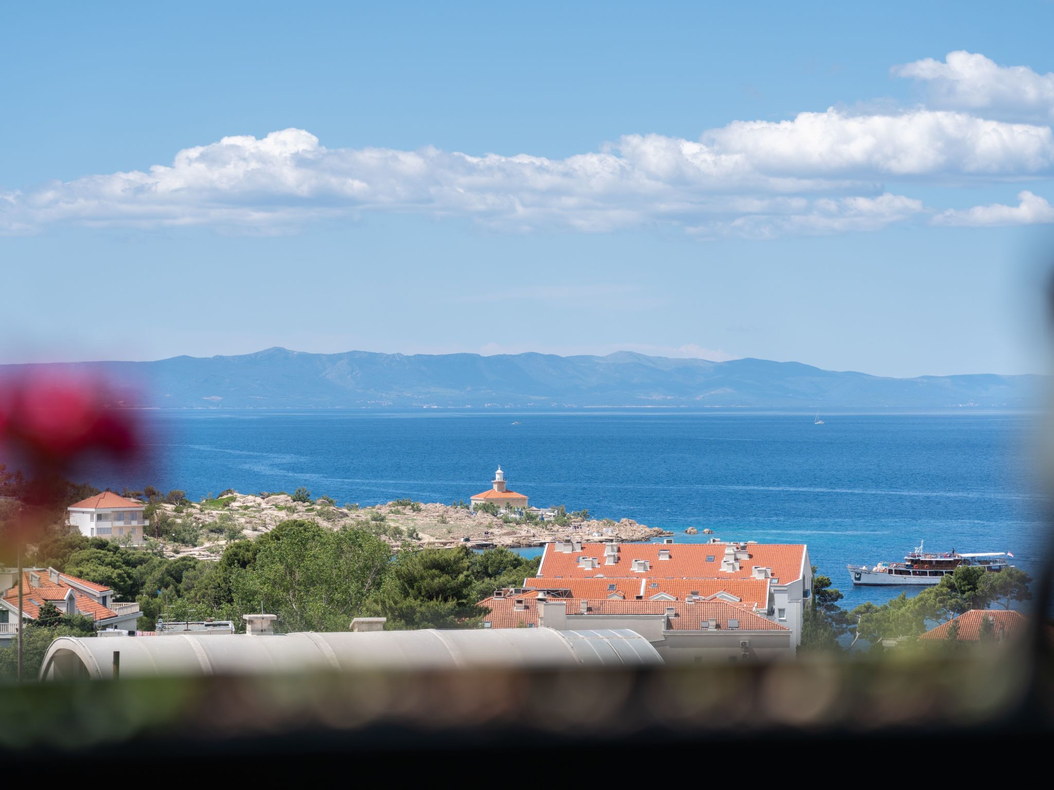 Ana mit atemberaubendem Meerblick - Image-tags.info