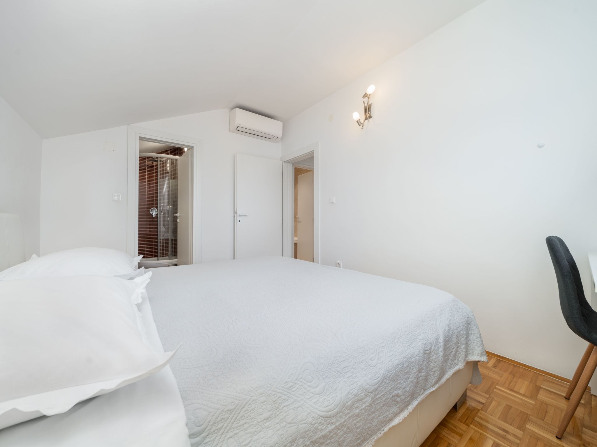 Ana mit atemberaubendem Meerblick - Image-tags.info