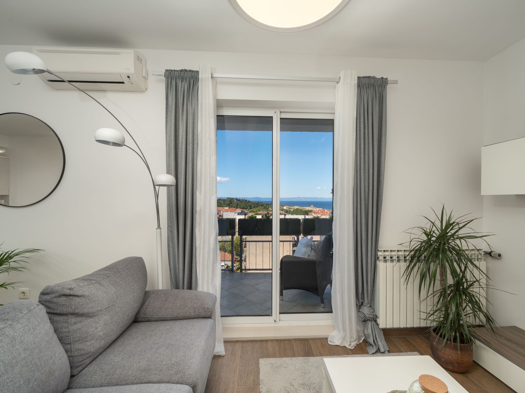 Ana mit atemberaubendem Meerblick - Image-tags.info