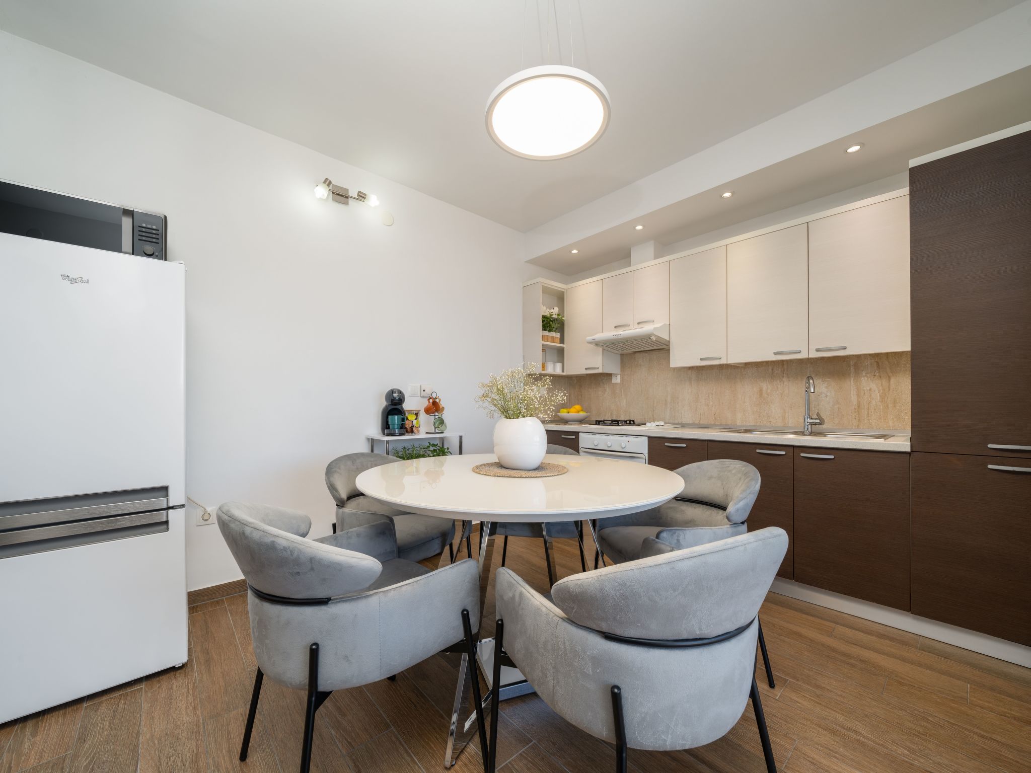 Ana mit atemberaubendem Meerblick - Image-tags.info