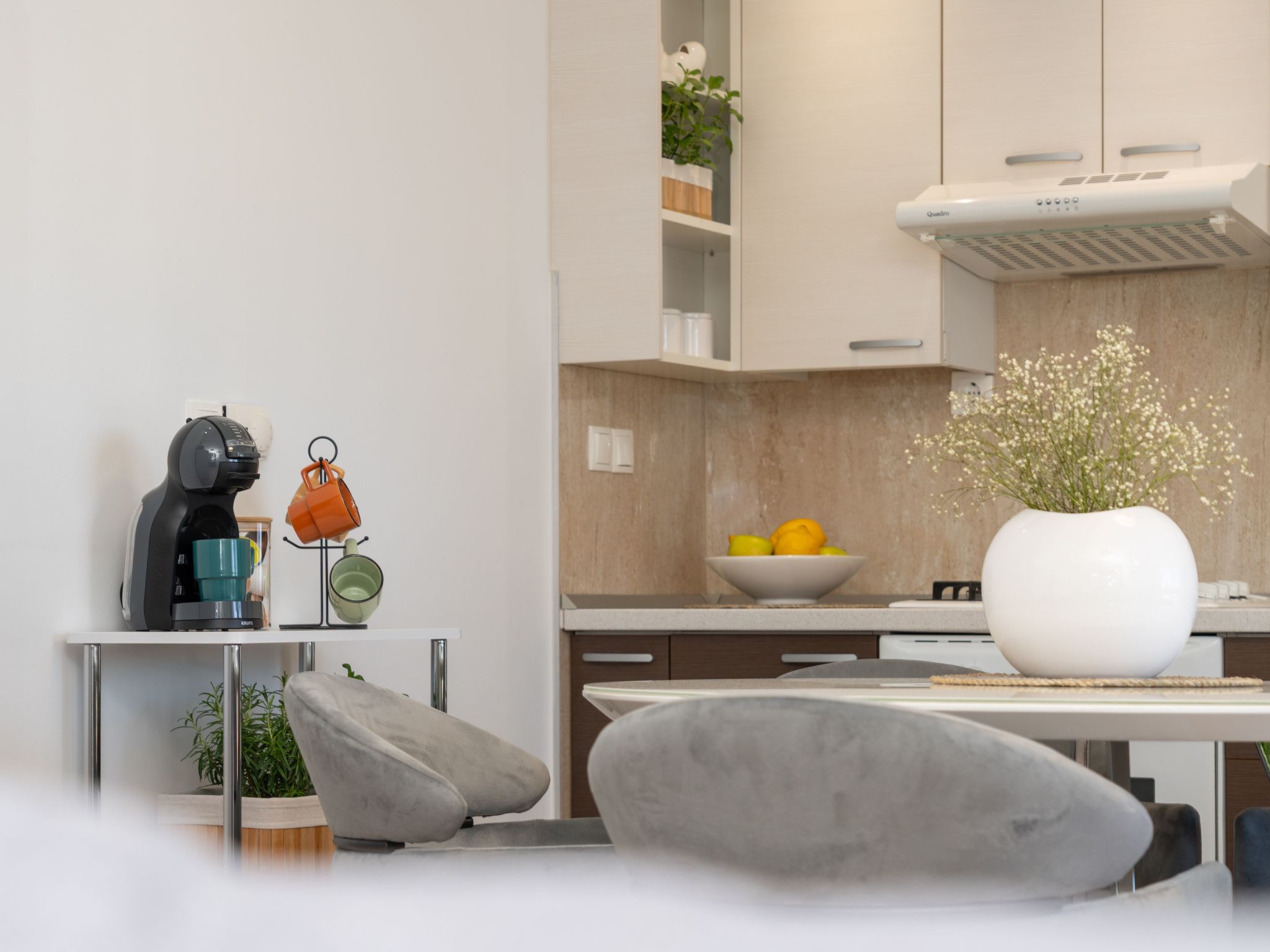 Ana mit atemberaubendem Meerblick - Image-tags.info