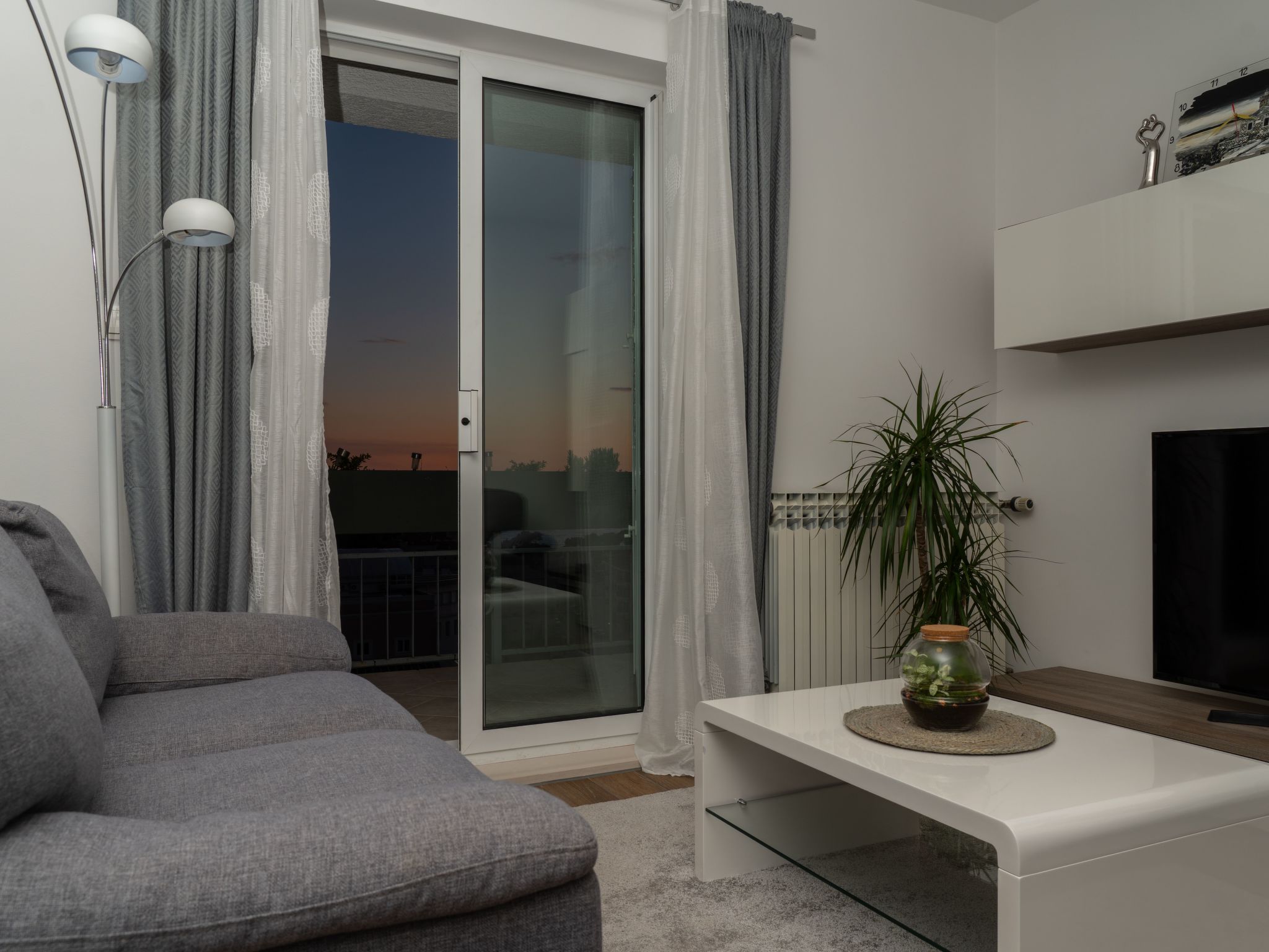 Ana mit atemberaubendem Meerblick - Image-tags.info