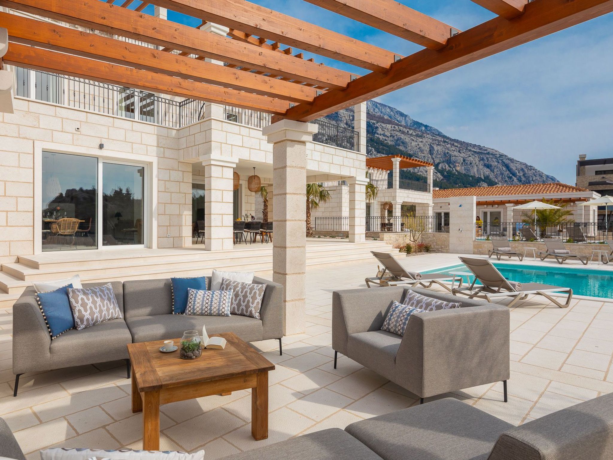 Villa Salvina mit beheiztem Pool-Inside