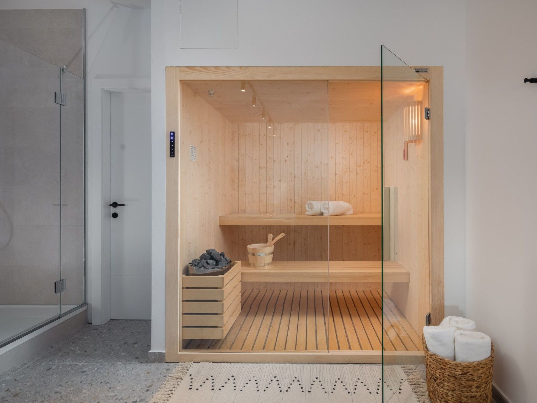 Villa Salvina mit beheiztem Pool-Inside