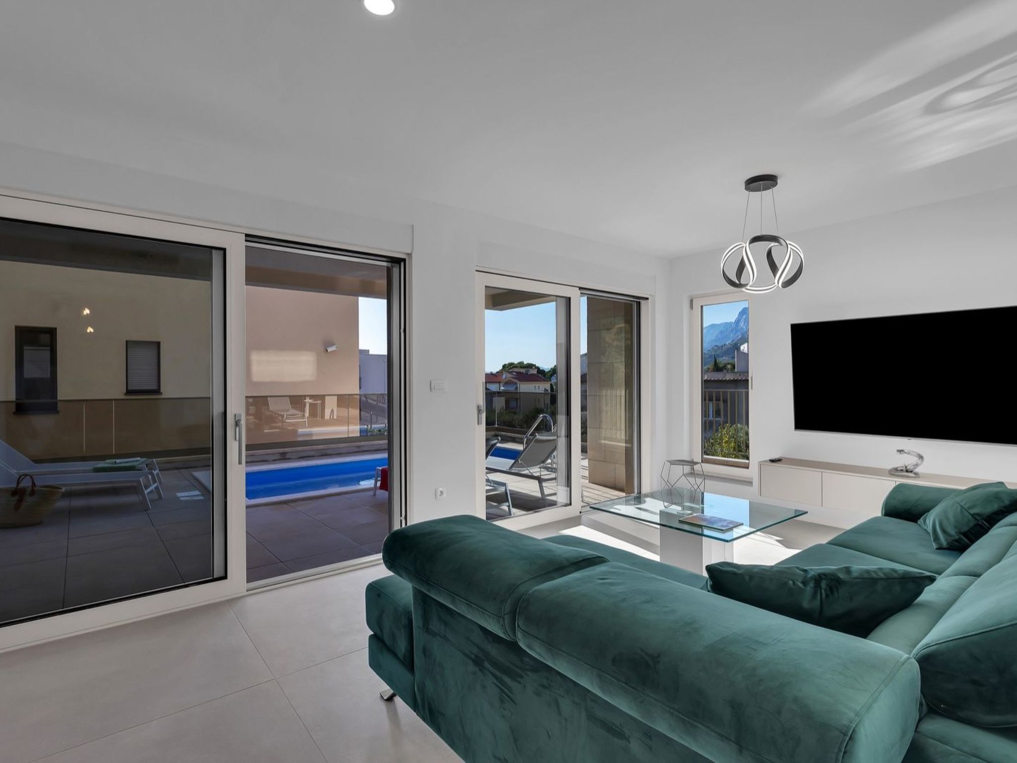 Apartman DeLux with private pool-Binnen