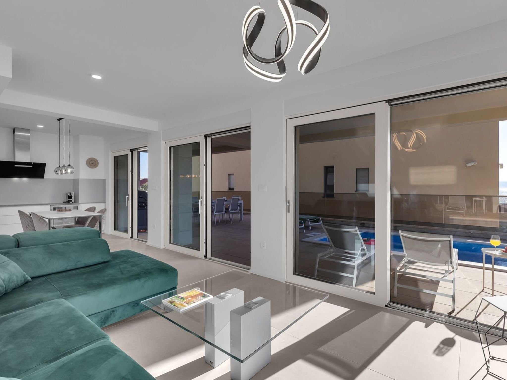 Apartman DeLux with private pool-Binnen