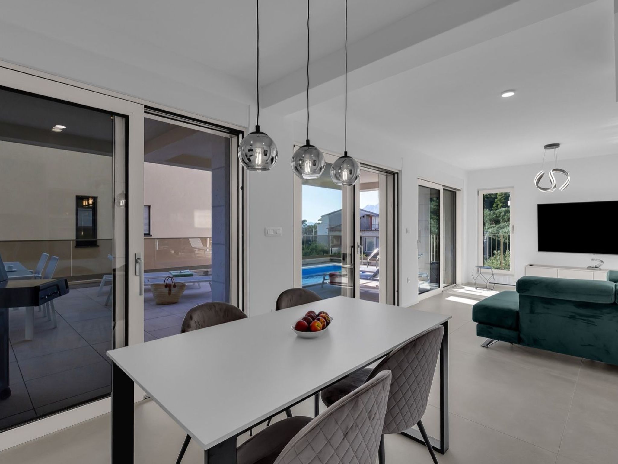 Apartman DeLux with private pool-Binnen