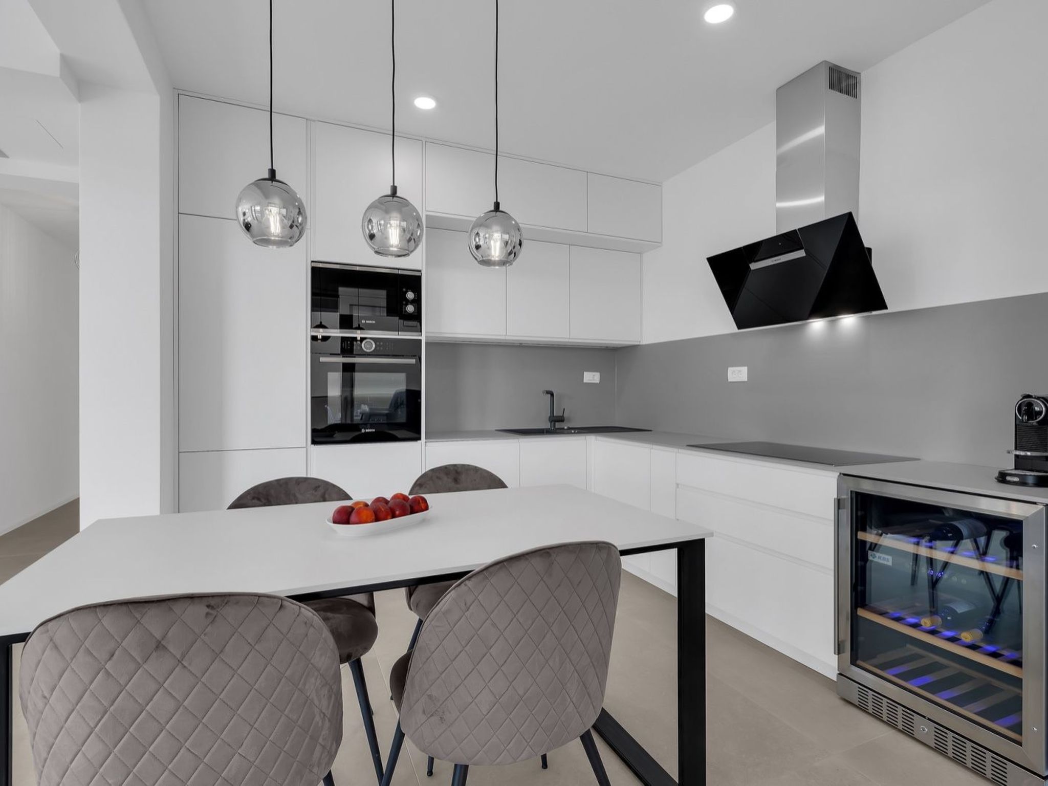 Apartman DeLux with private pool-Binnen