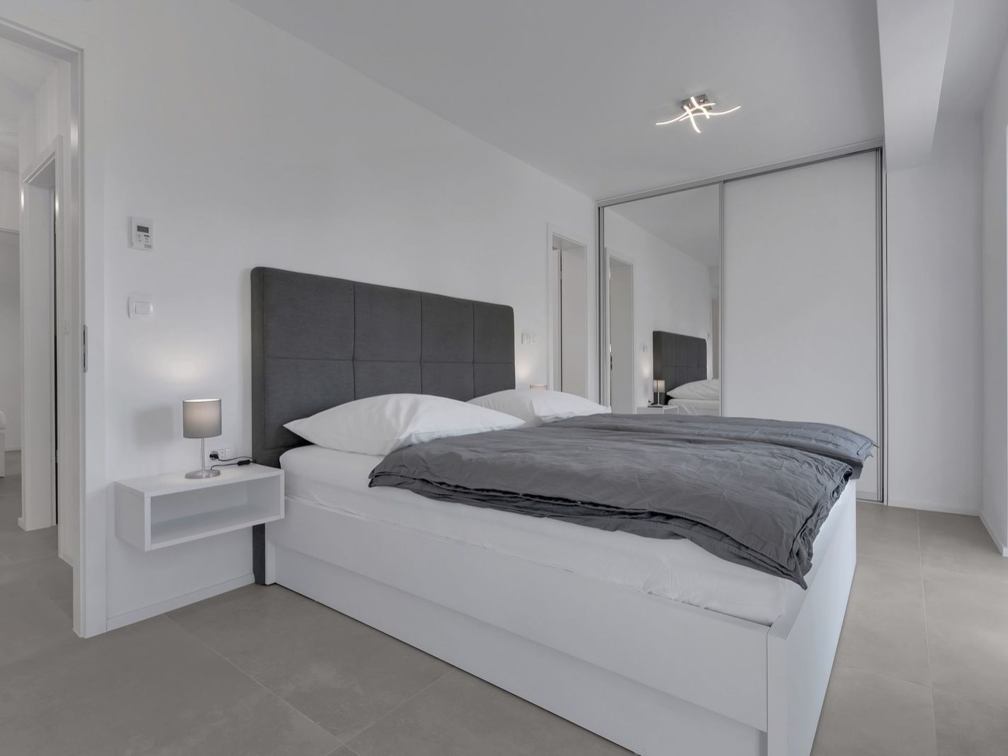 Apartman DeLux with private pool-Binnen