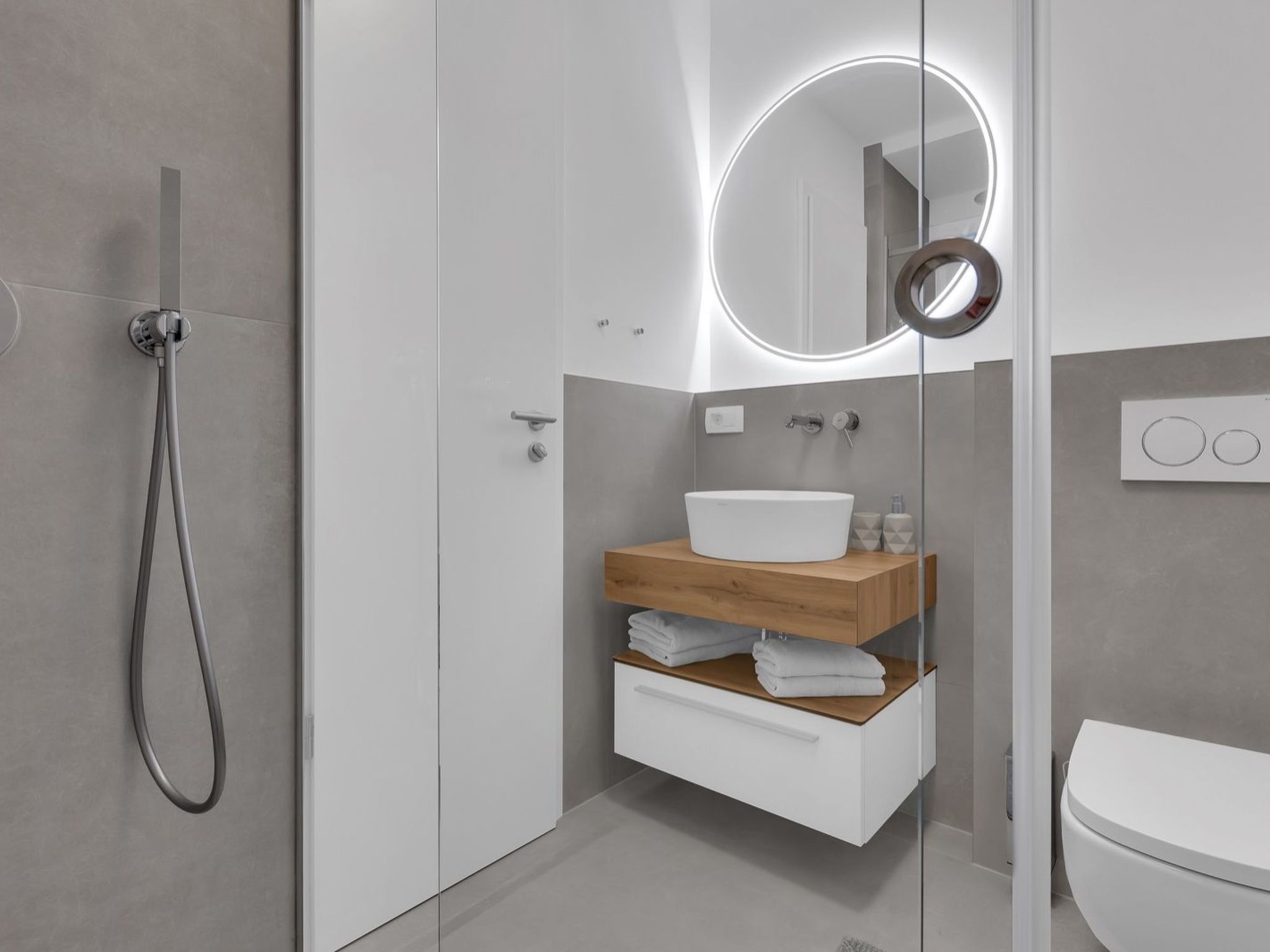 Apartman DeLux with private pool-Binnen