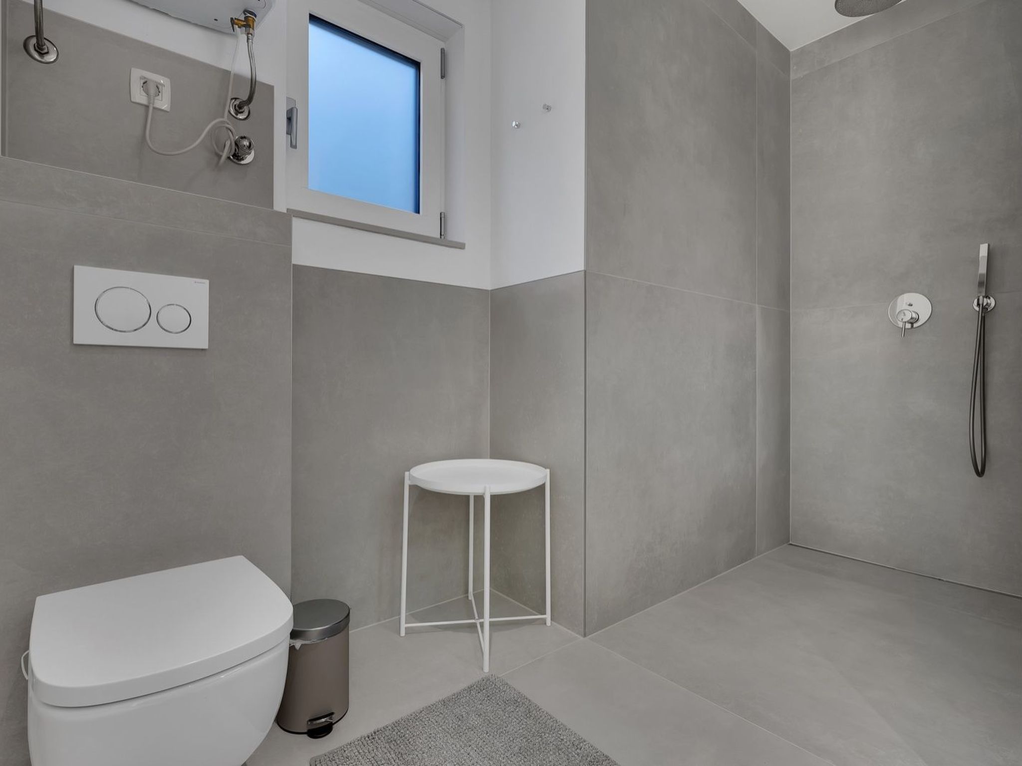 Apartman DeLux with private pool-Binnen