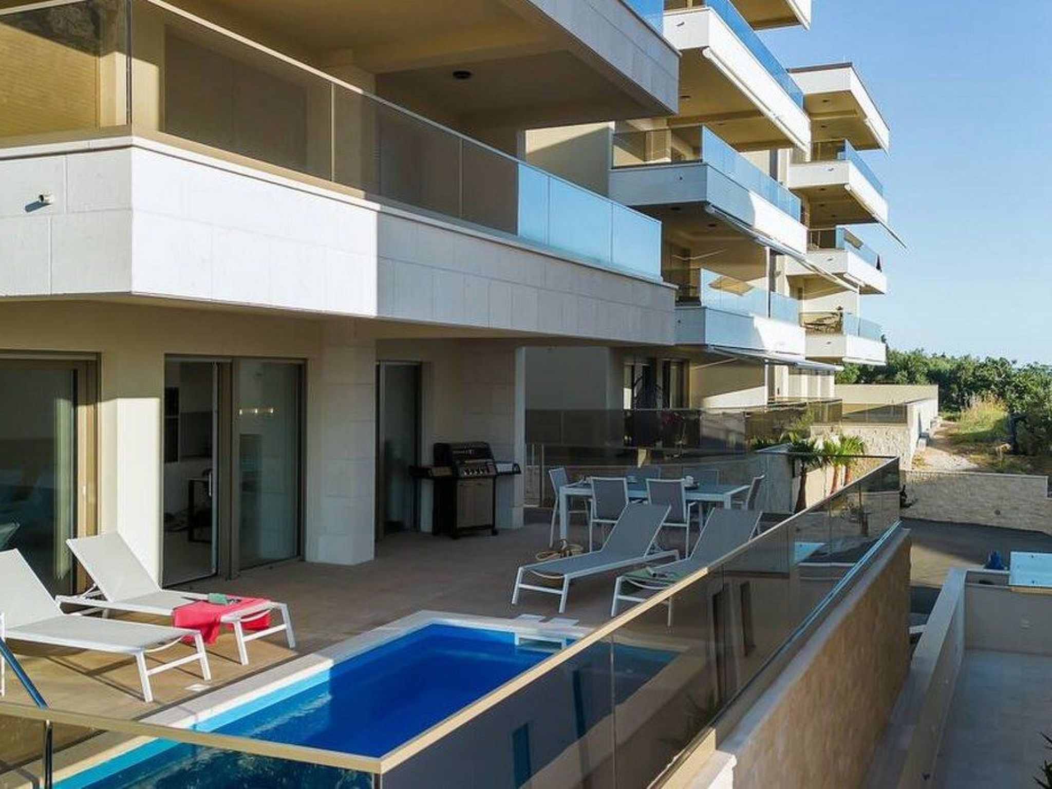 Apartman DeLux with private pool-Binnen