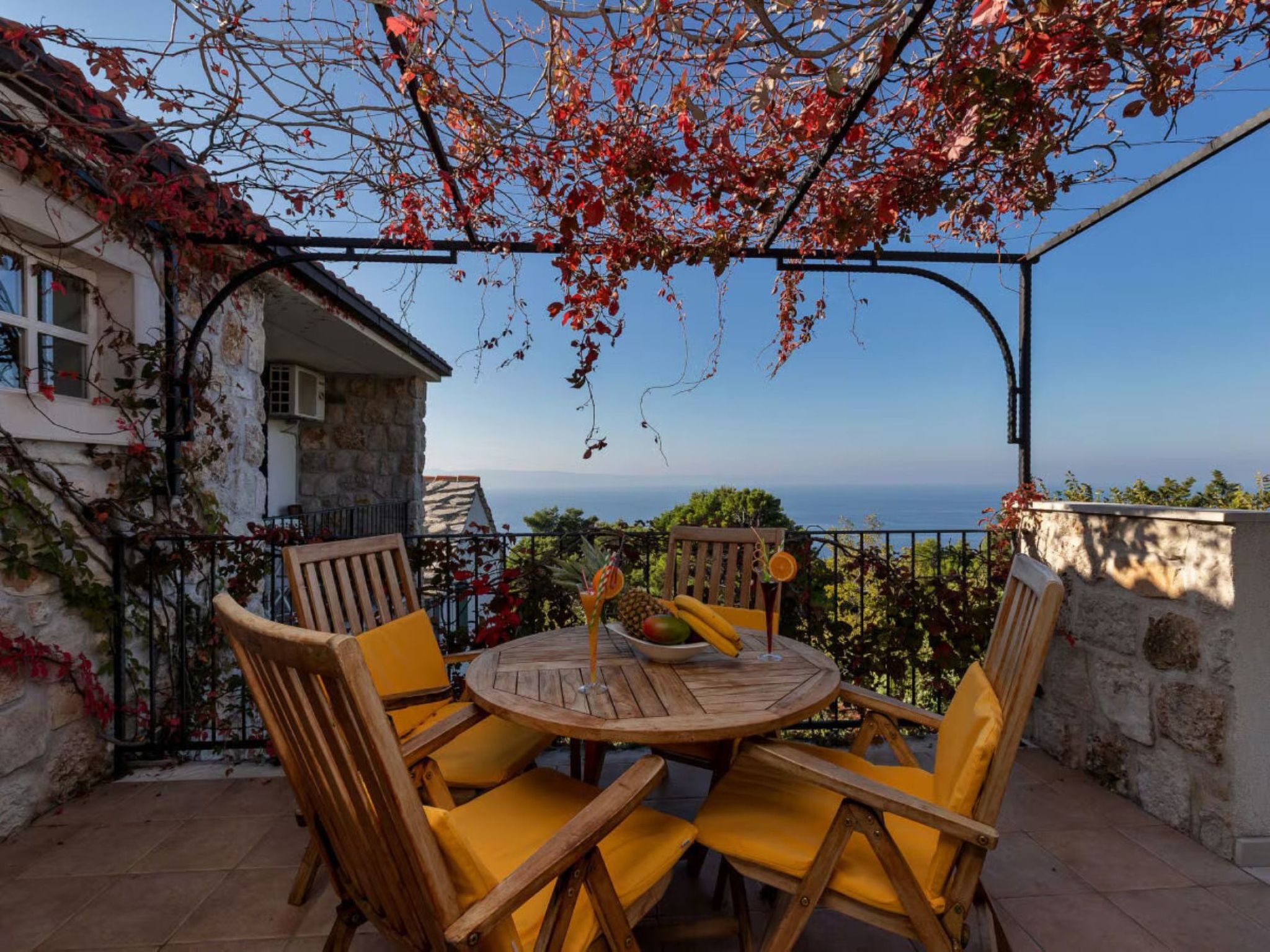 Villa Vanela mit Pool und herrlichem Meerblick-Binnen