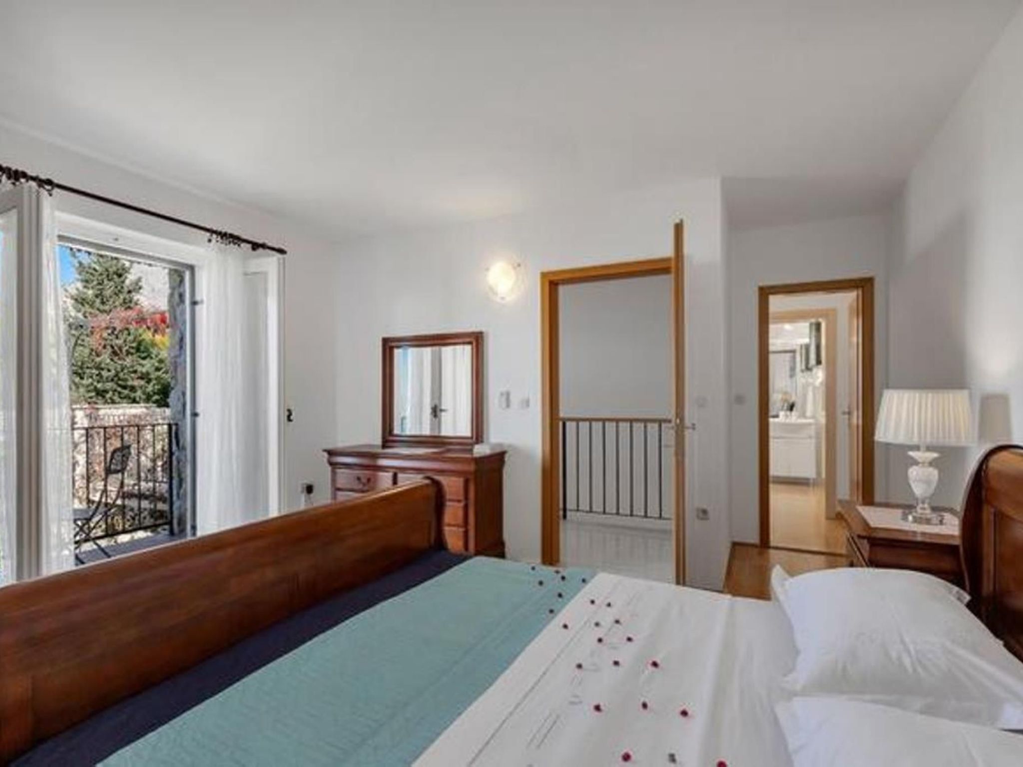 Villa Vanela mit Pool und herrlichem Meerblick-Binnen