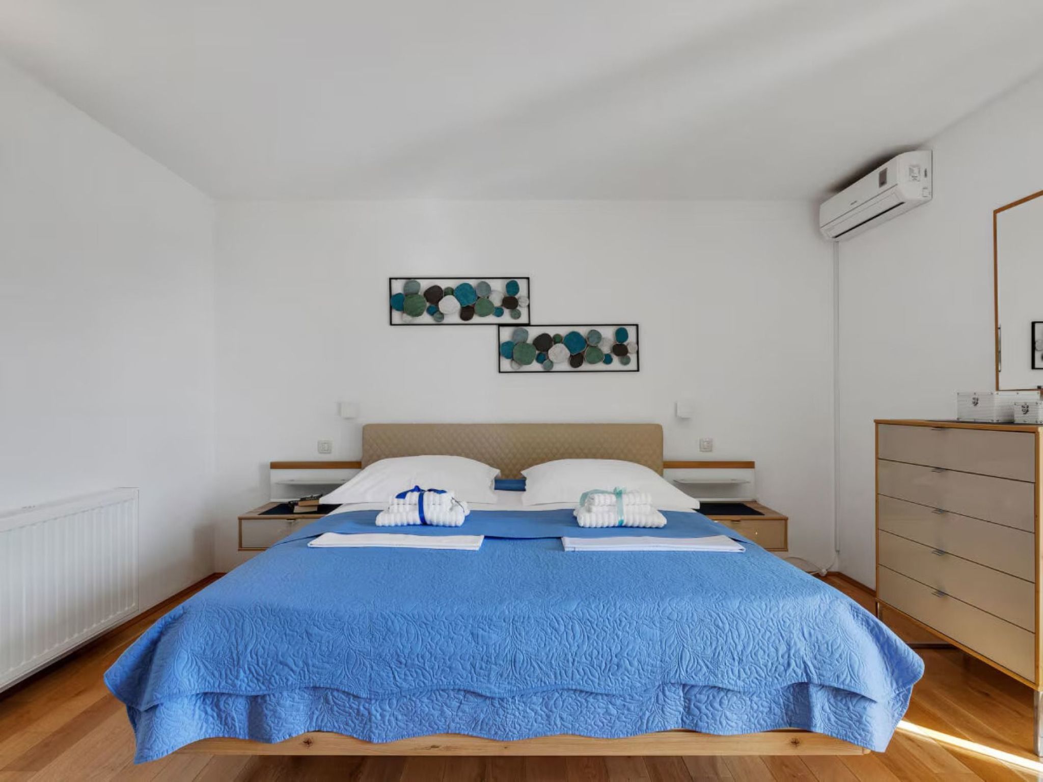 Villa Vanela mit Pool und herrlichem Meerblick-Binnen