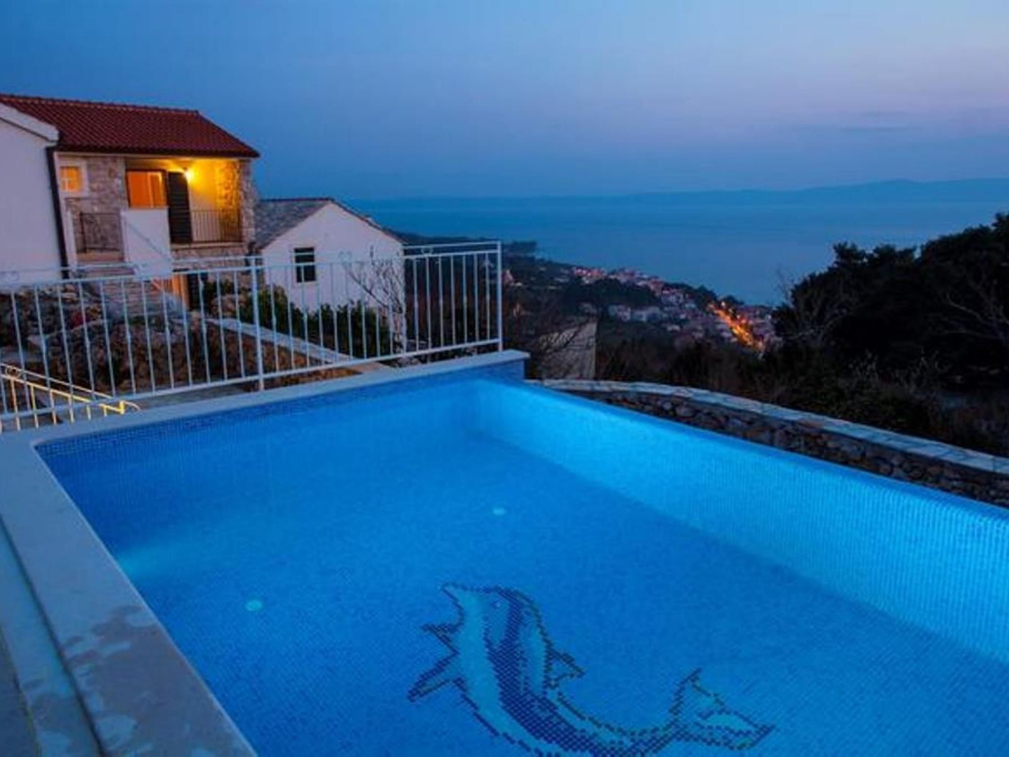 Villa Vanela mit Pool und herrlichem Meerblick-Binnen