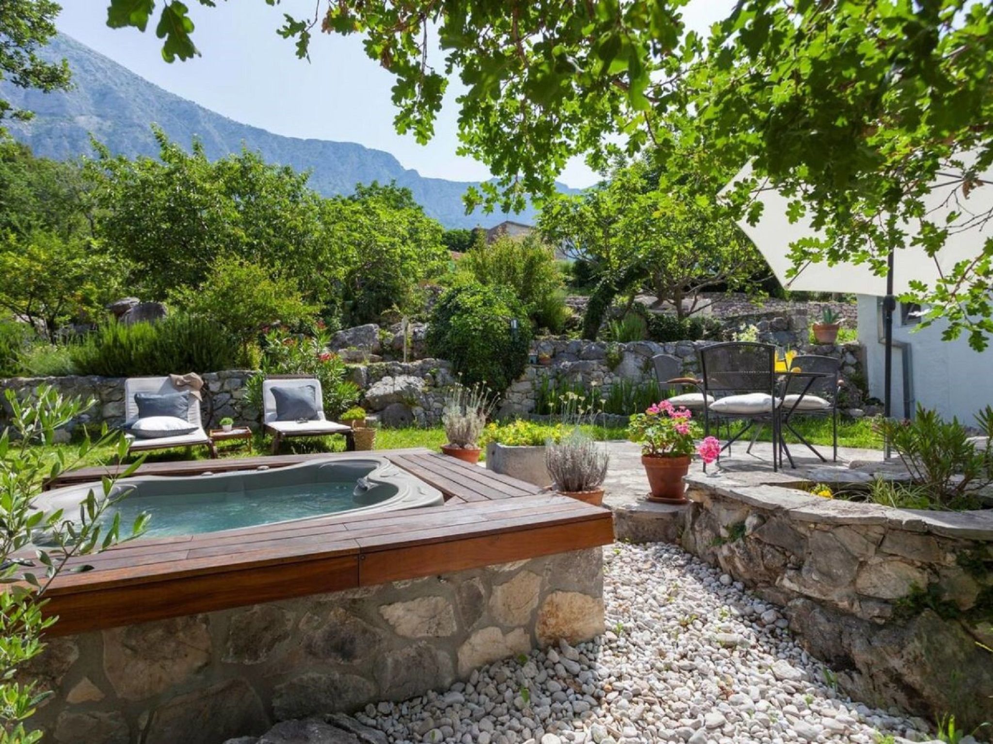 Nona mit Whirpoool und Meerblick-Drinnen