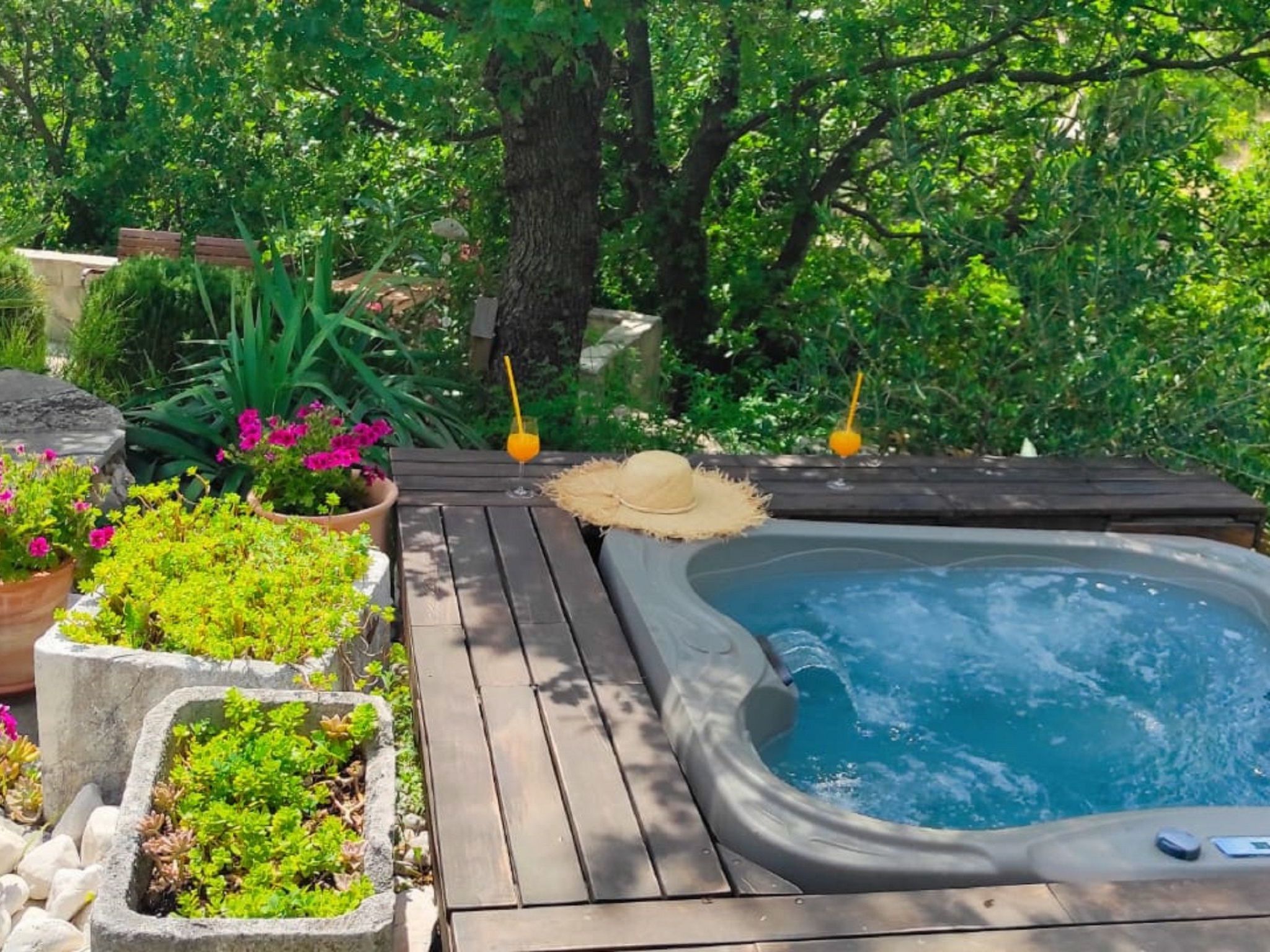 Nona mit Whirpoool und Meerblick-Drinnen