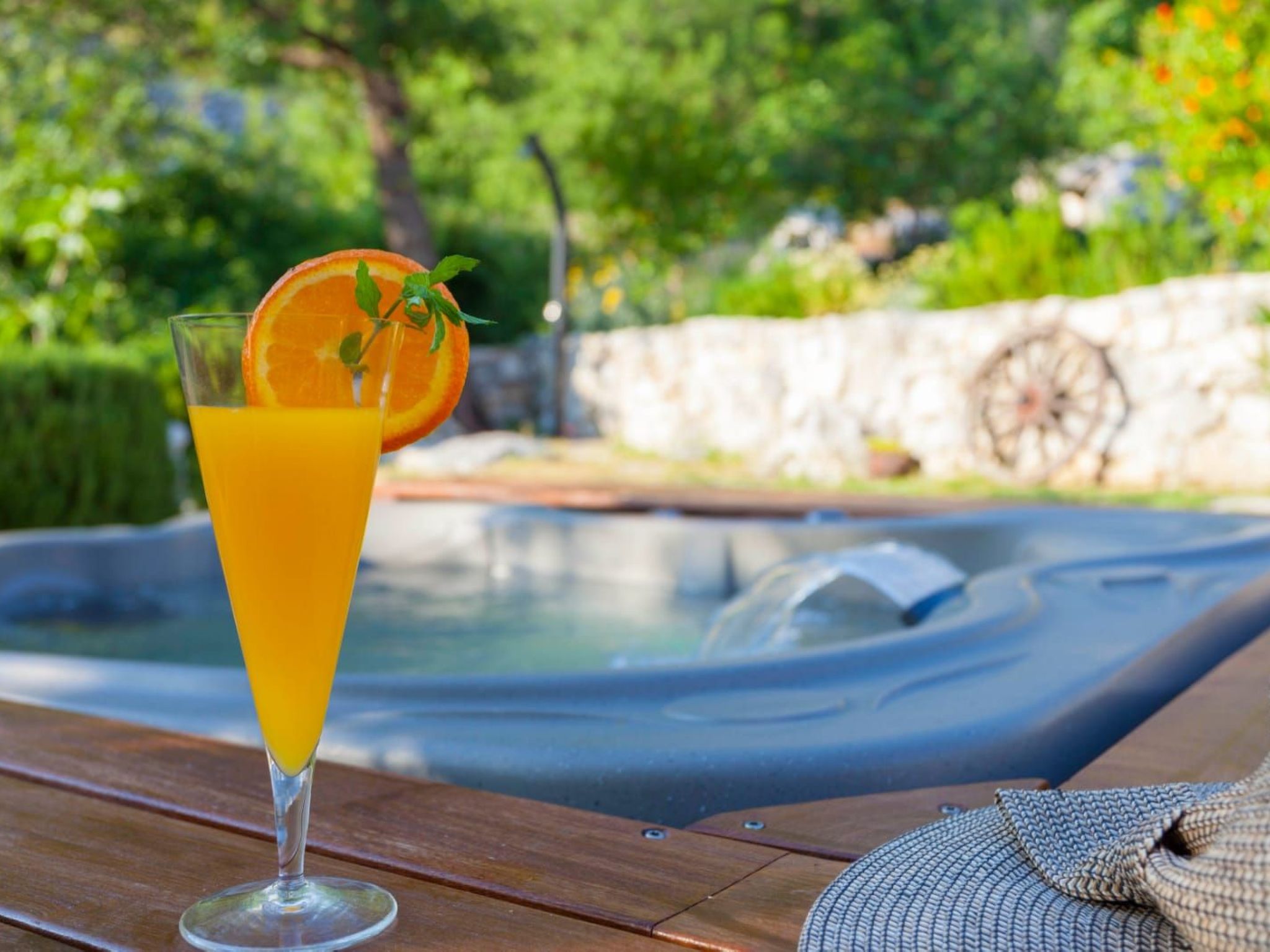 Nona mit Whirpoool und Meerblick-Drinnen