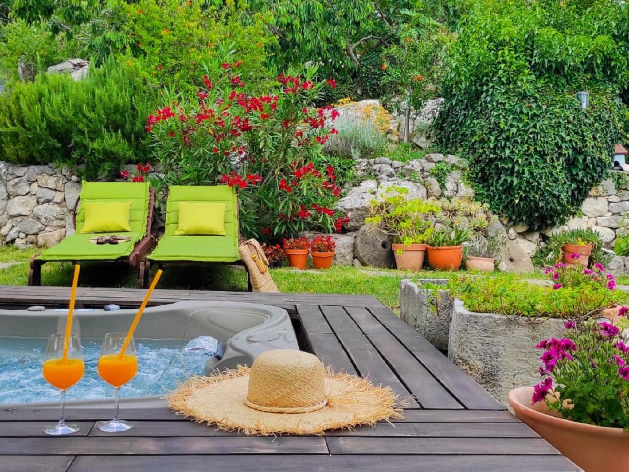 Nona mit Whirpoool und Meerblick-Drinnen