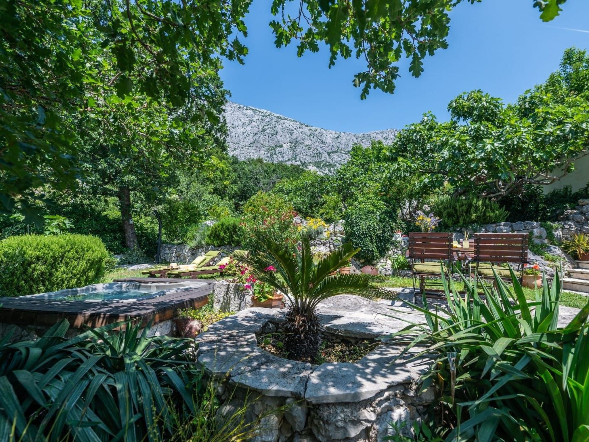 Nona mit Whirpoool und Meerblick-Drinnen