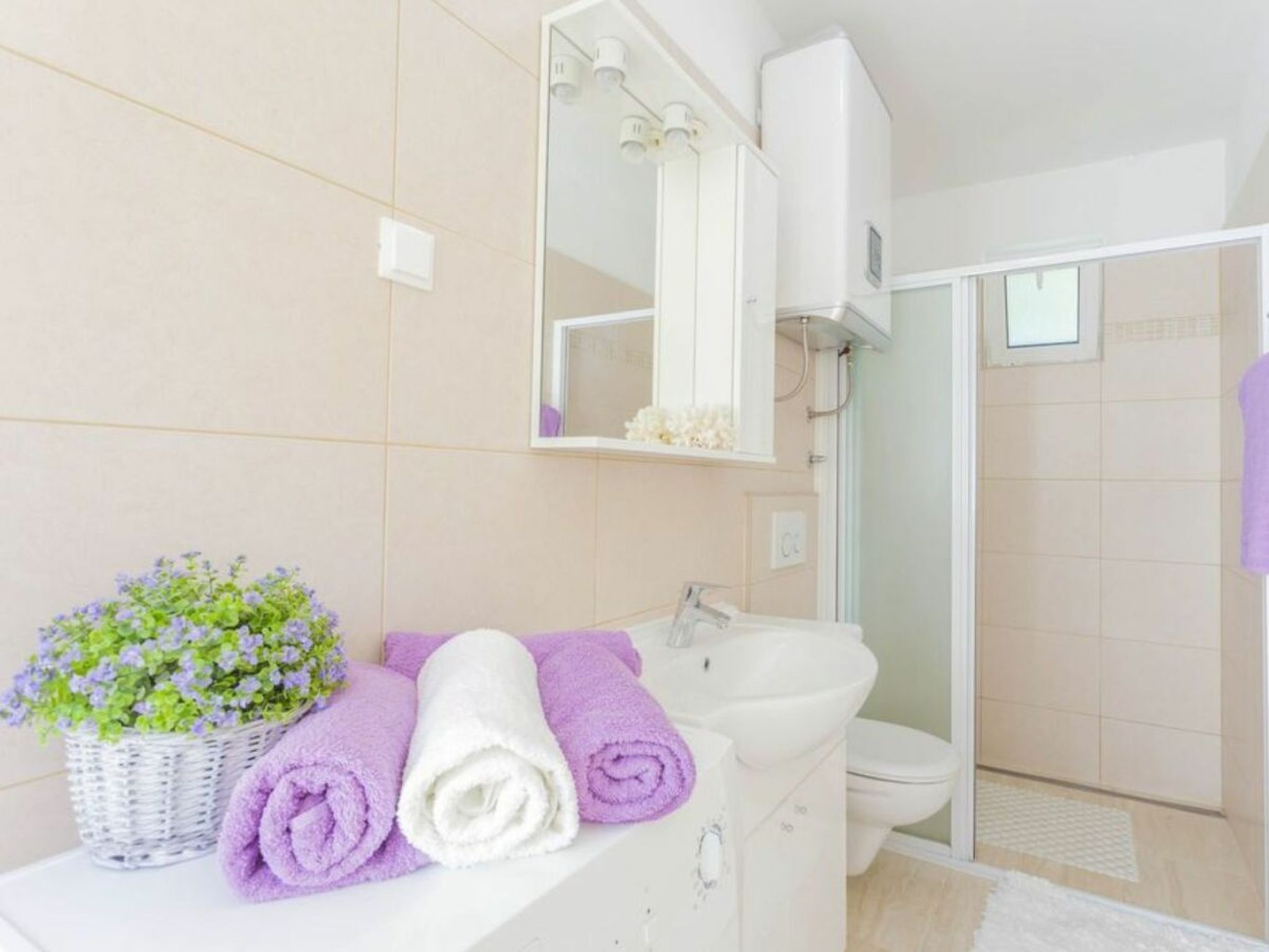 Nona mit Whirpoool und Meerblick-Drinnen