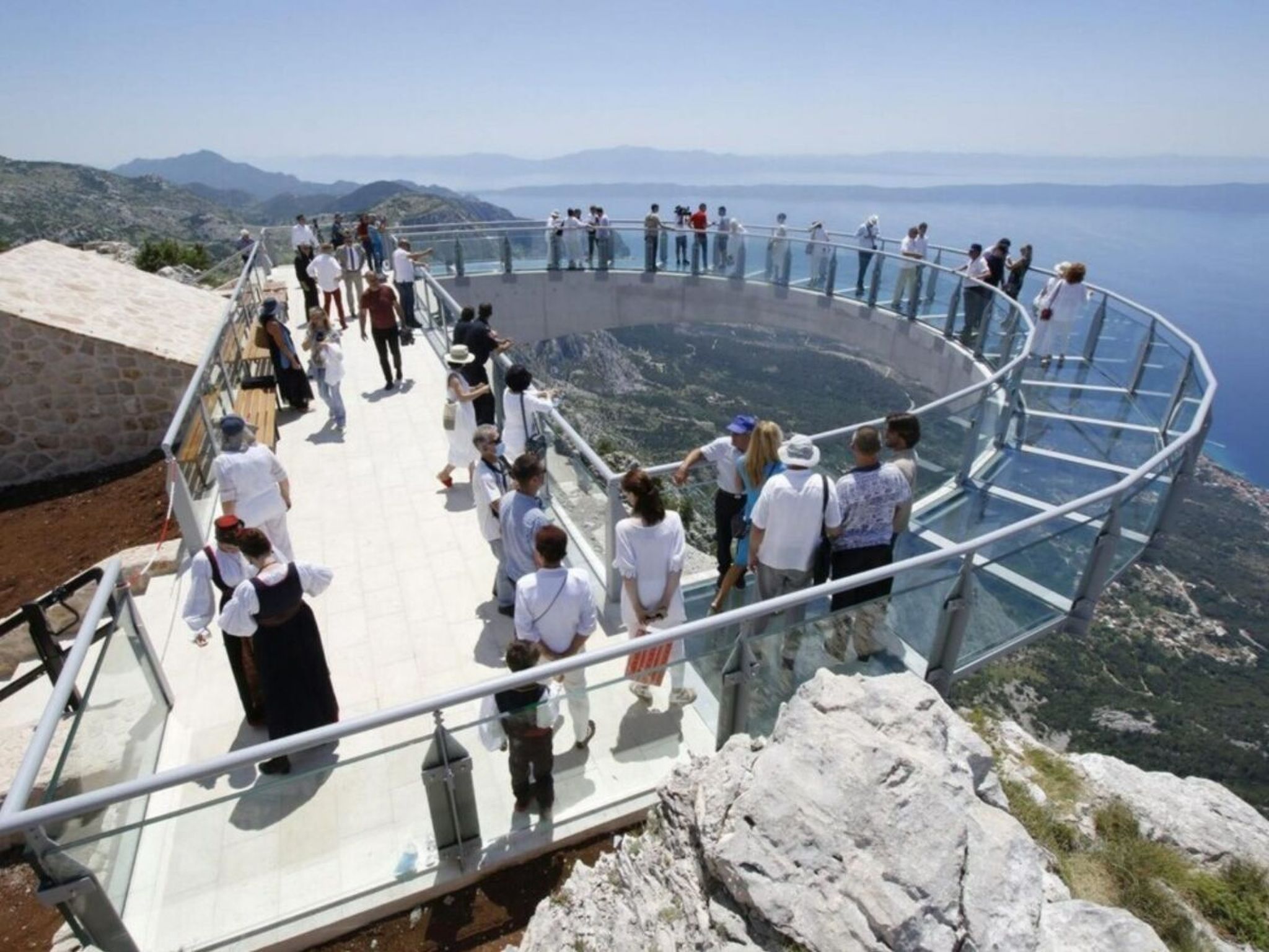 Nona mit Whirpoool und Meerblick