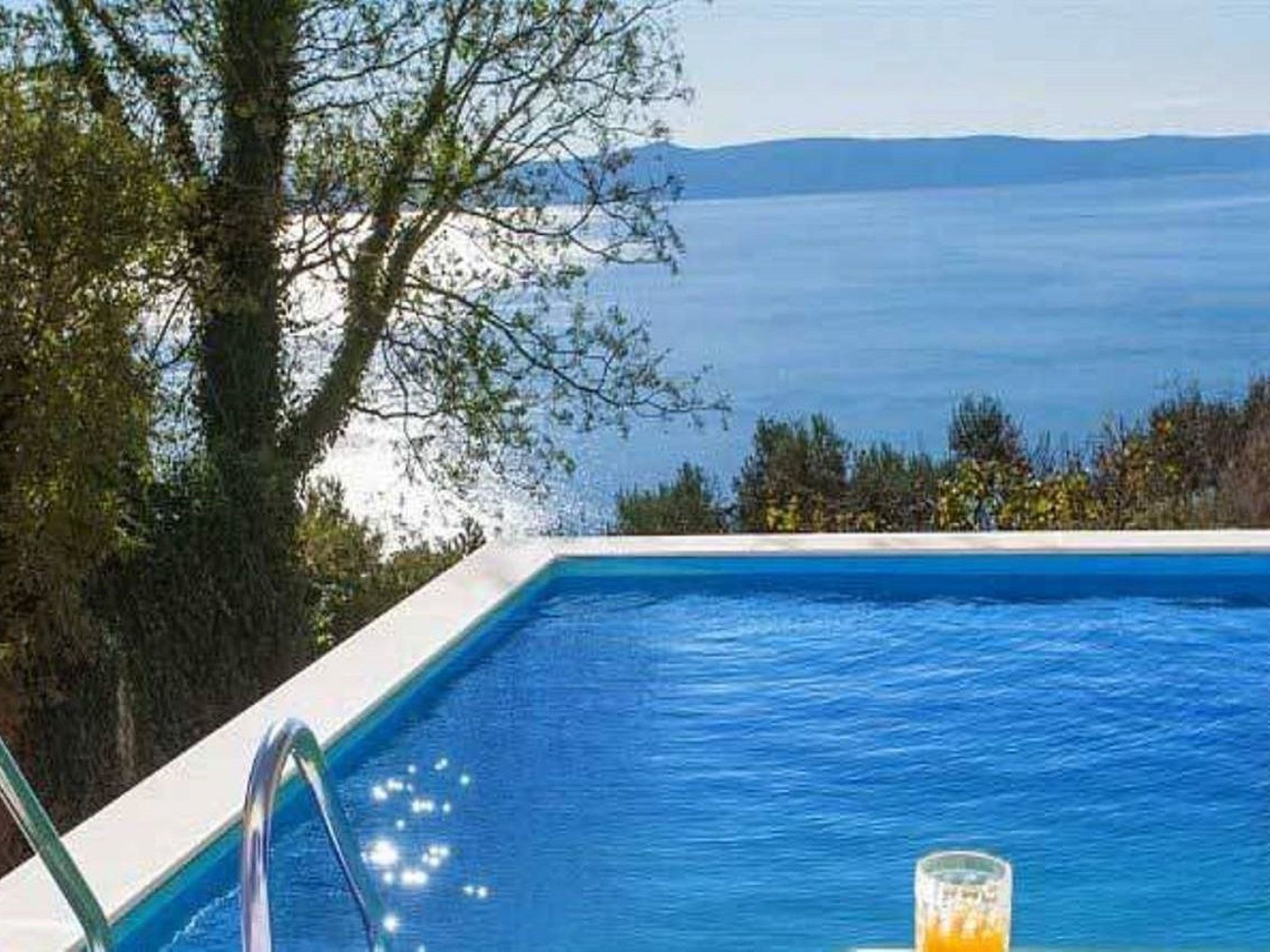 Maja mit Pool und herrlichem Meerblick-Dedans