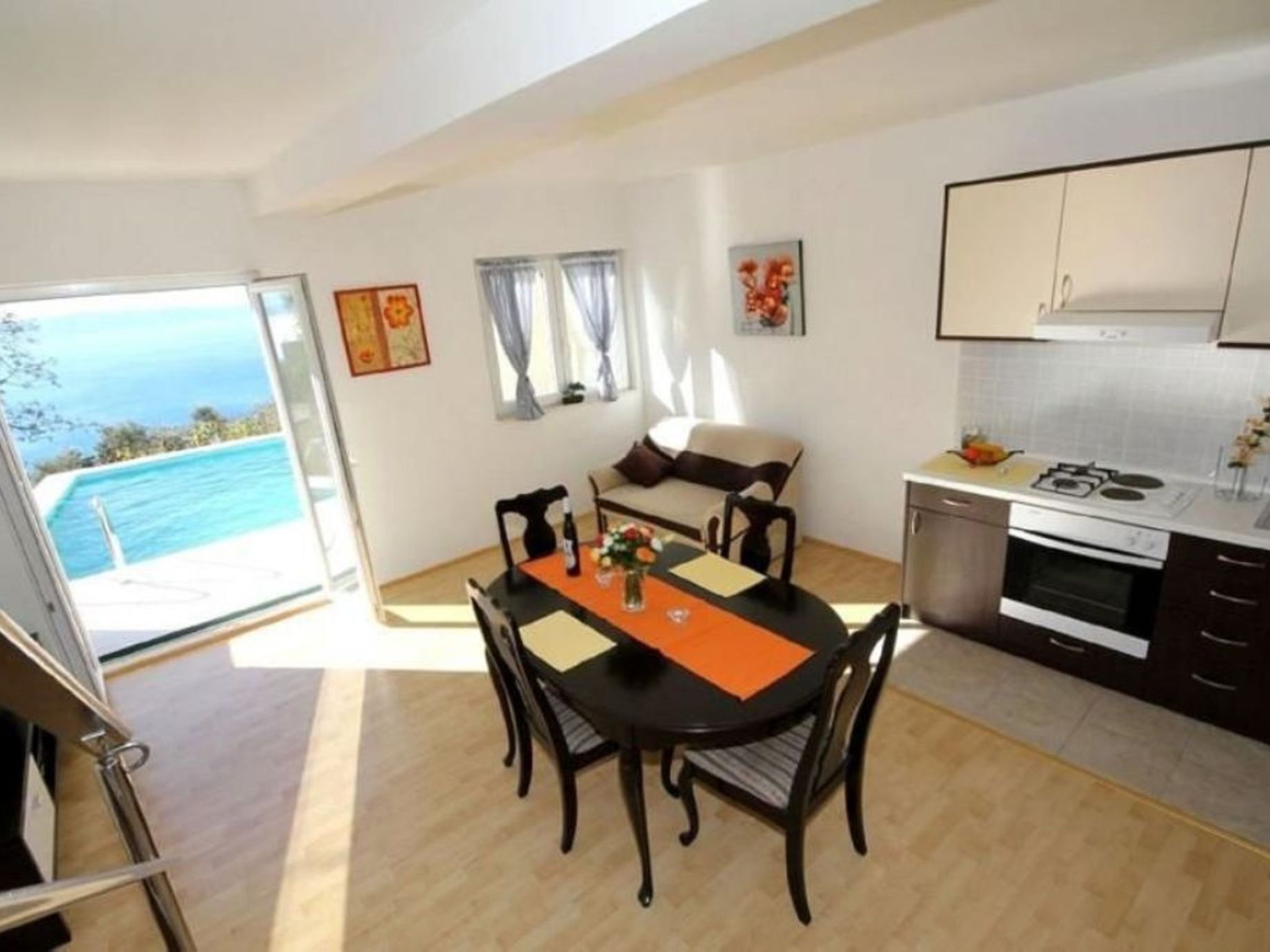 Maja mit Pool und herrlichem Meerblick-Dedans