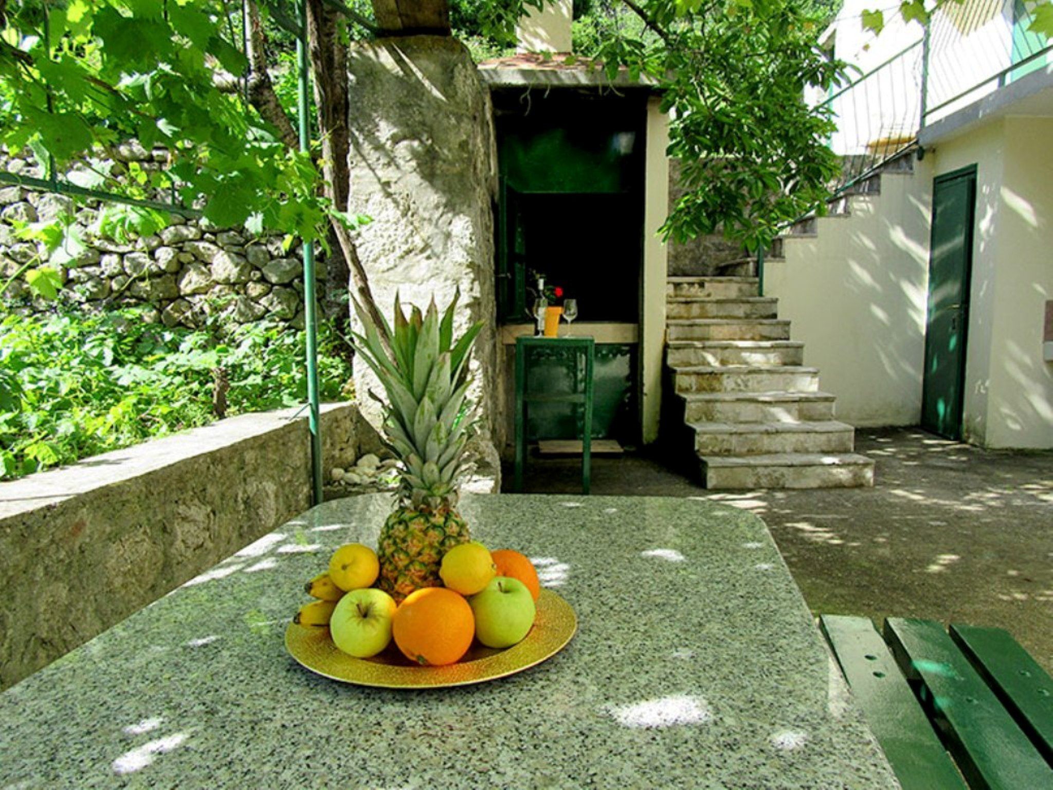 Maja mit Pool und herrlichem Meerblick