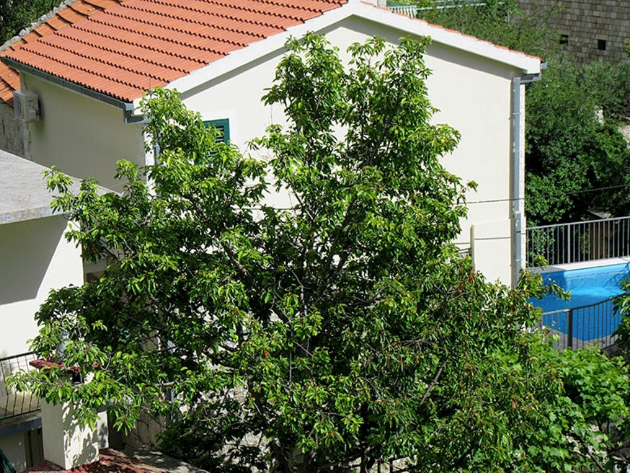 Maja mit Pool und herrlichem Meerblick