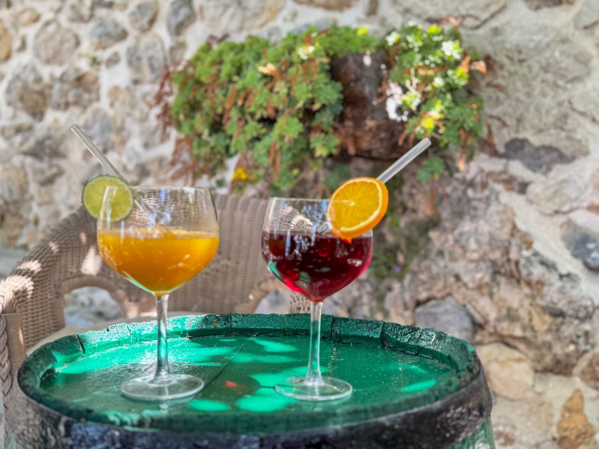 Charmantes Steinhaus mit Pool und Meerblick-Drinnen