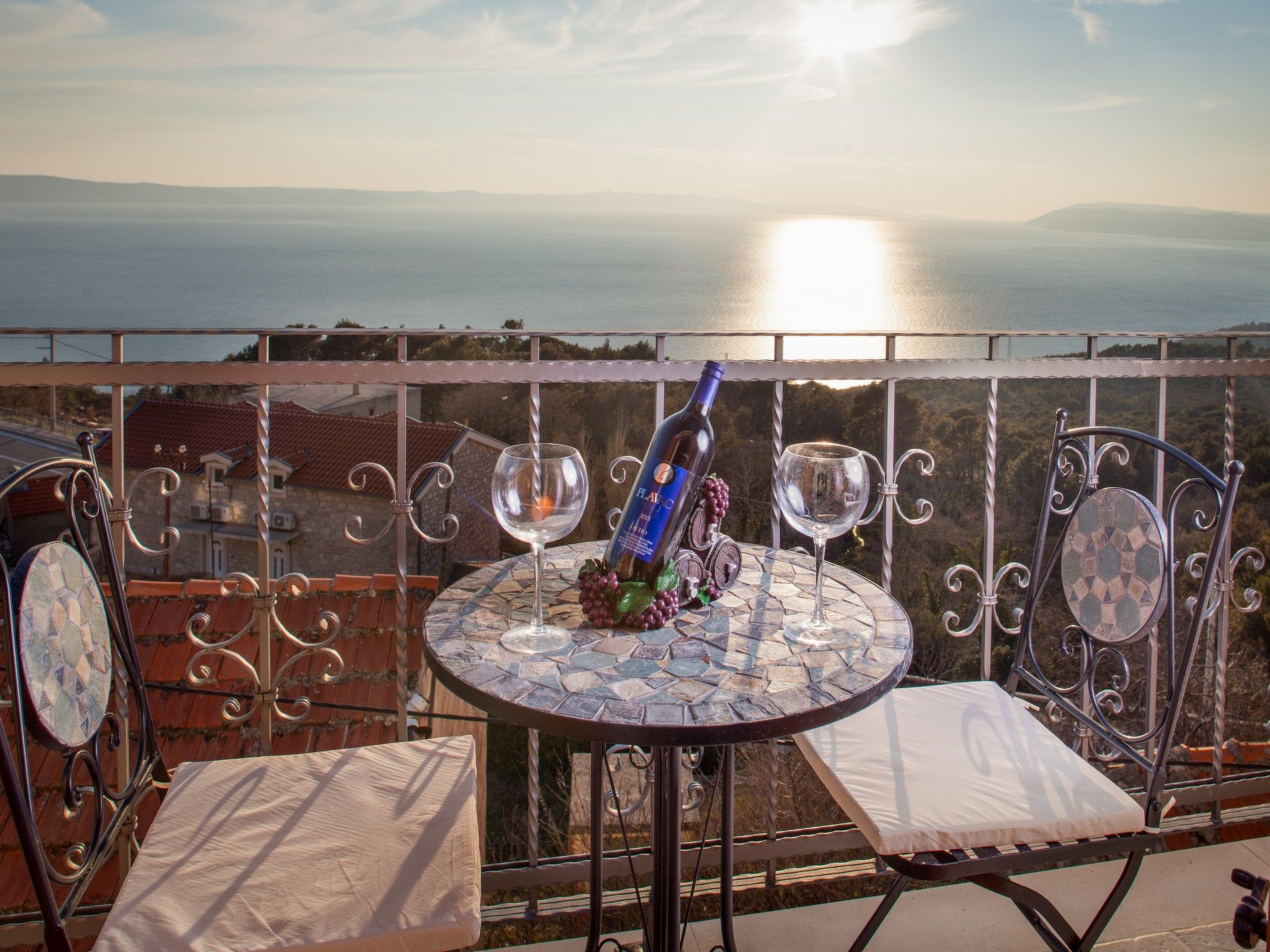 Charmantes Steinhaus mit Pool und Meerblick