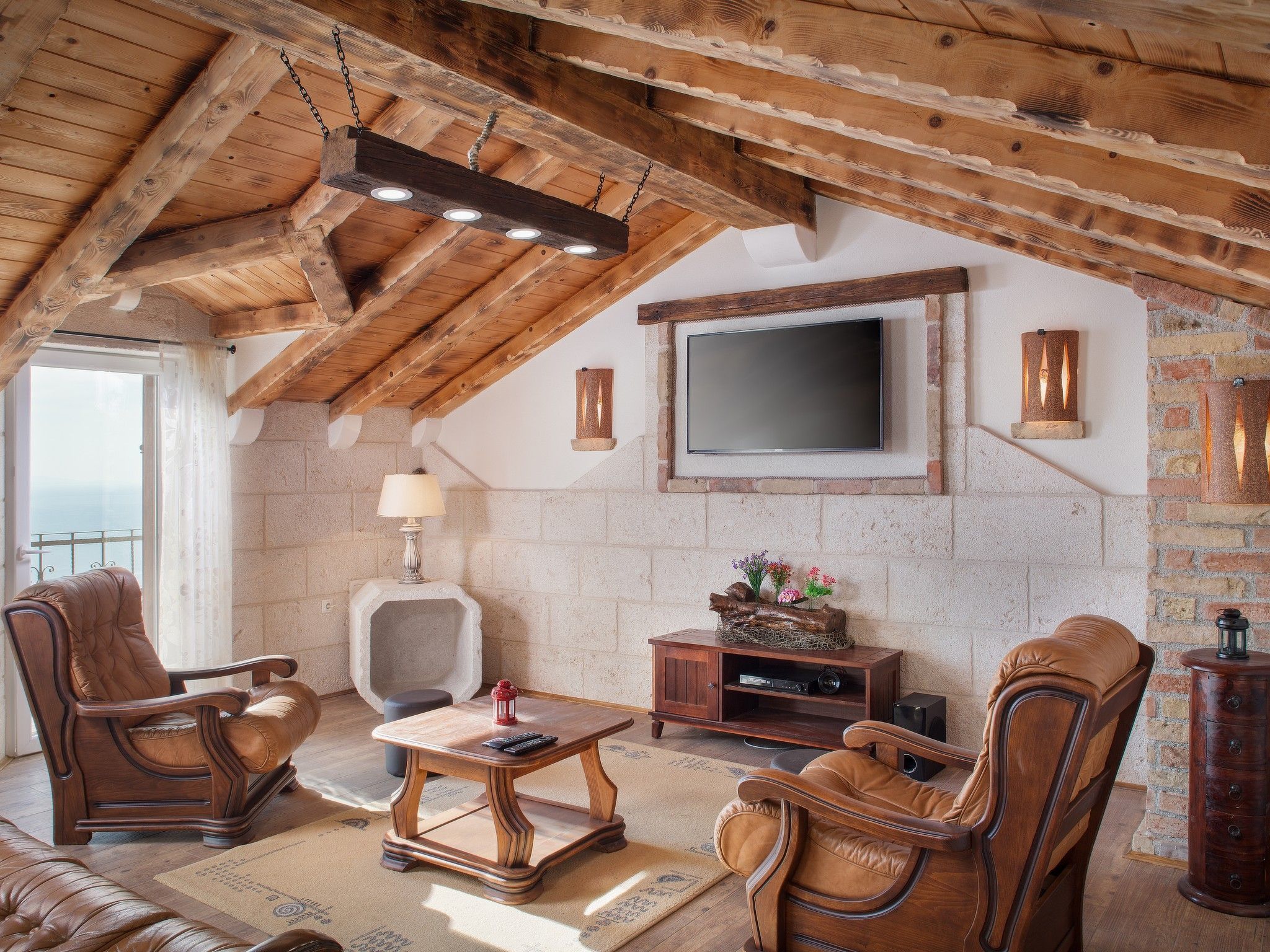 Charmantes Steinhaus mit Pool und Meerblick-Drinnen