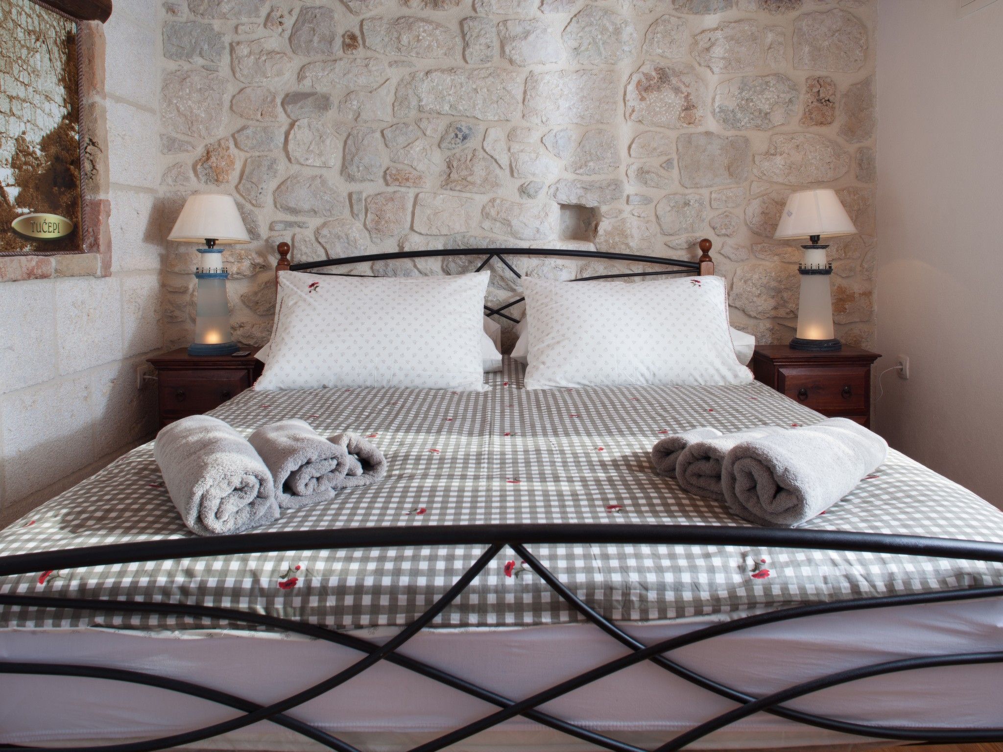 Charmantes Steinhaus mit Pool und Meerblick-Drinnen