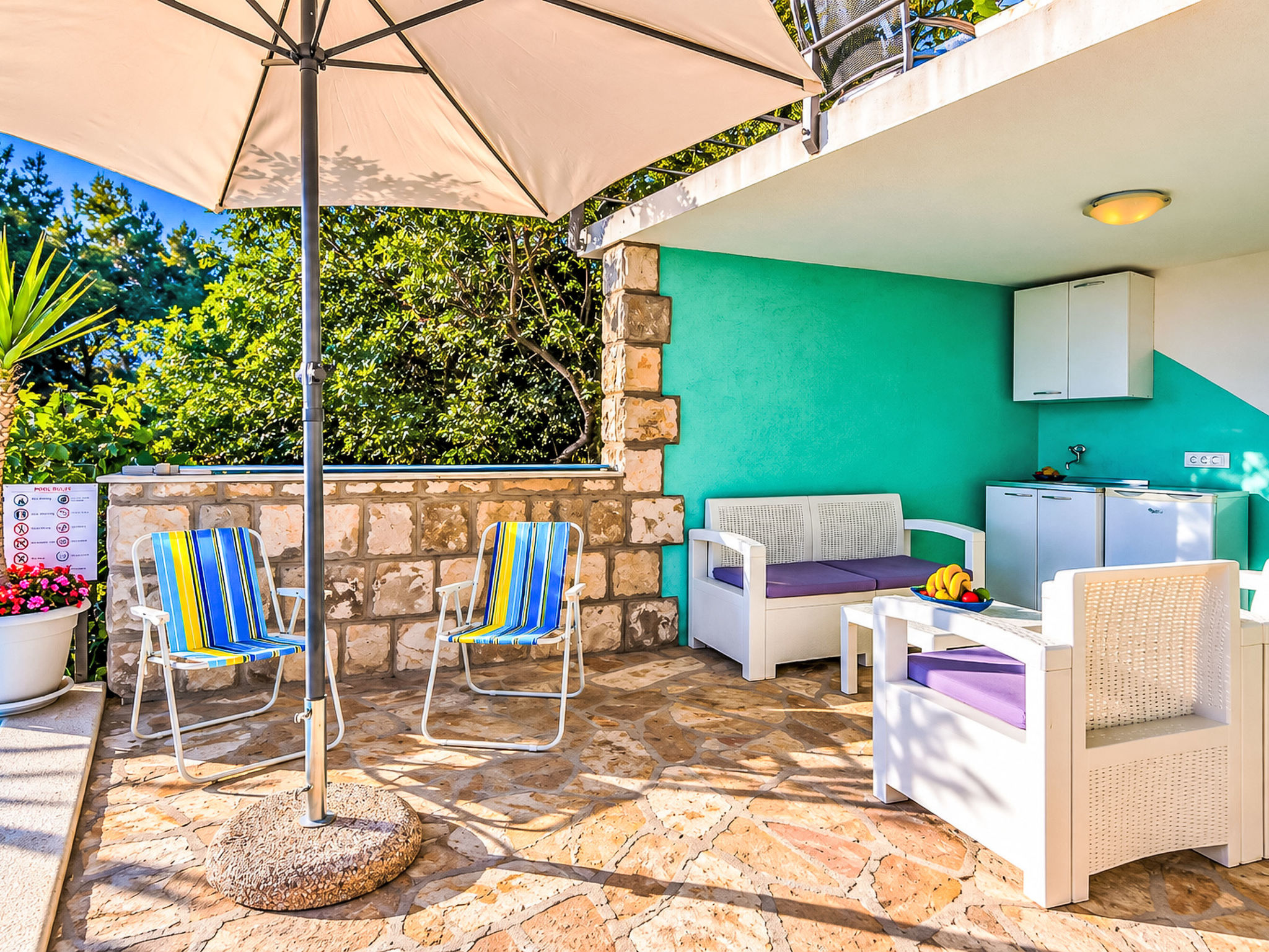 Renoviertes Ferienhaus in Tučepi mit Privatem Pool - Buiten