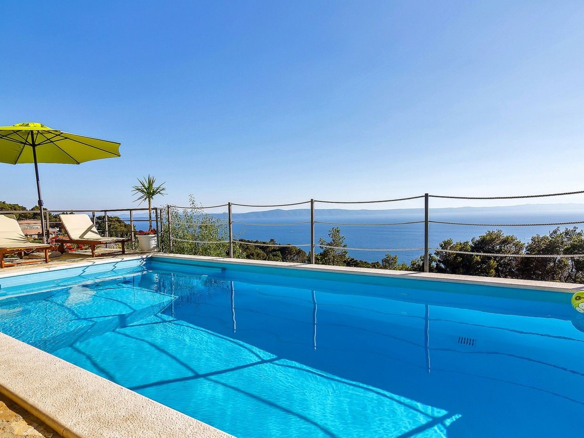 Renoviertes Ferienhaus in Tučepi mit Privatem Pool-Drinnen