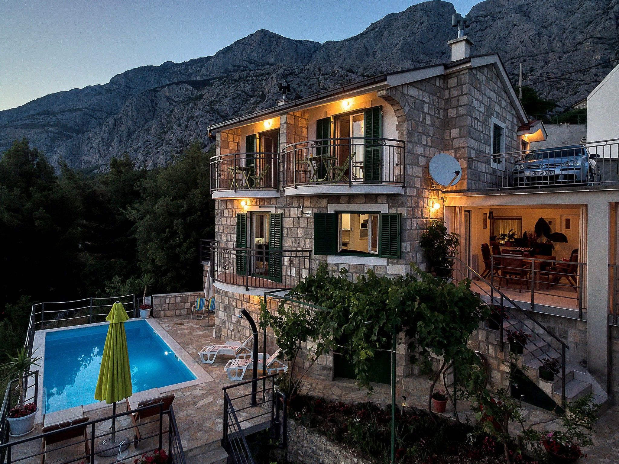 Renoviertes Ferienhaus in Tučepi mit Privatem Pool-Drinnen