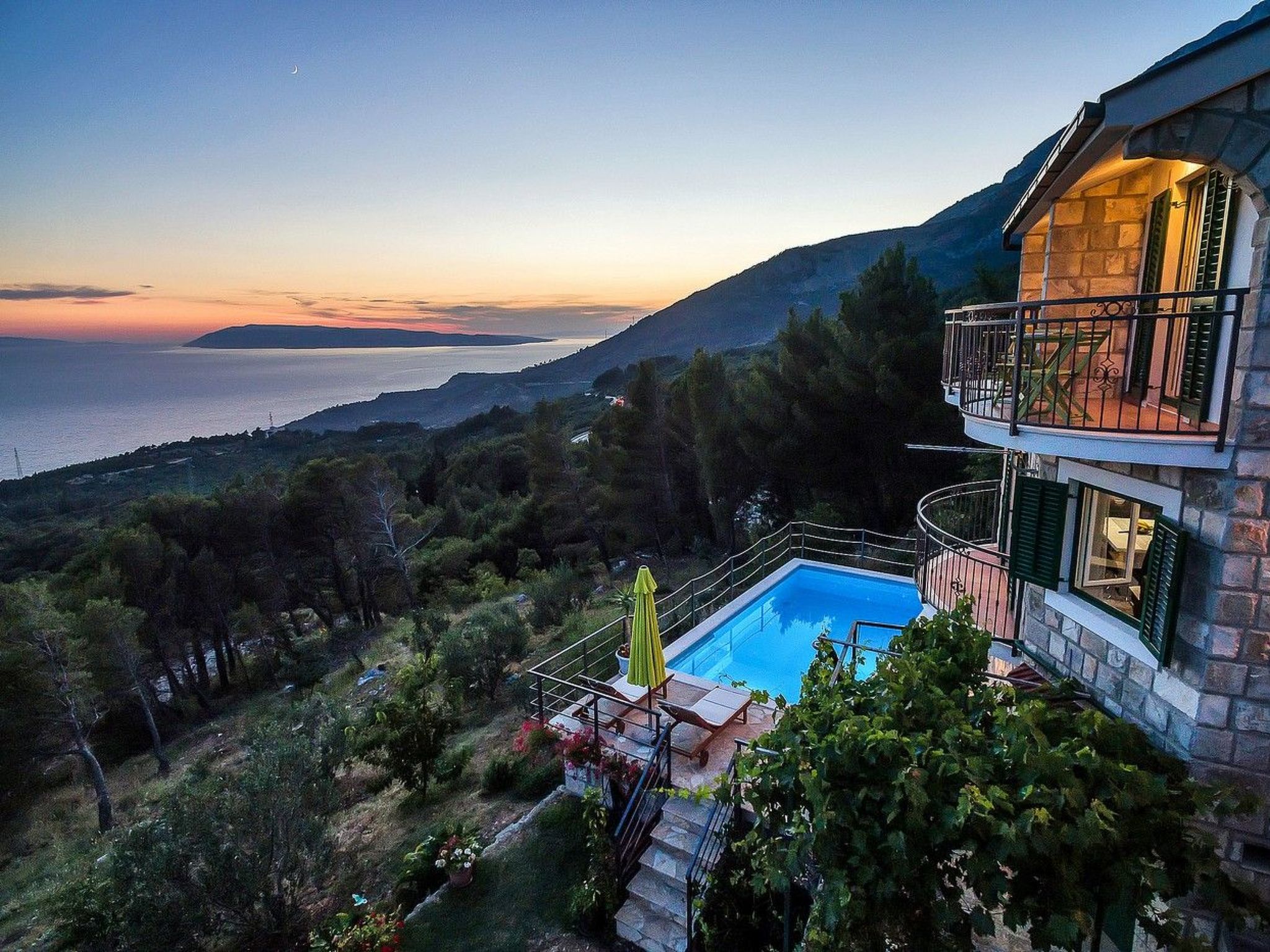 Renoviertes Ferienhaus in Tučepi mit Privatem Pool-Drinnen