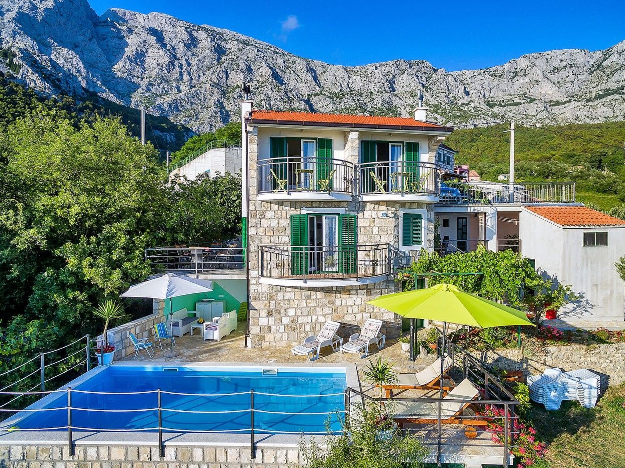 Renoviertes Ferienhaus in Tučepi mit Privatem Pool-Drinnen
